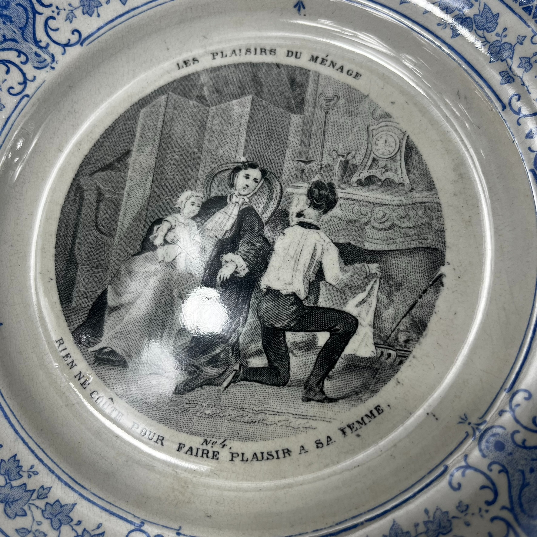 Voir photo 5 de Lot de 4 assiettes parlantes en faïence . 2 bleues série plaisirs du ménage et 2 noires série rigolage Lot de 4 assiettes parlantes en faïence . 2 bleues série plaisirs du ménage et 2 noires série rigolage Très bon état reconditionné photo 5