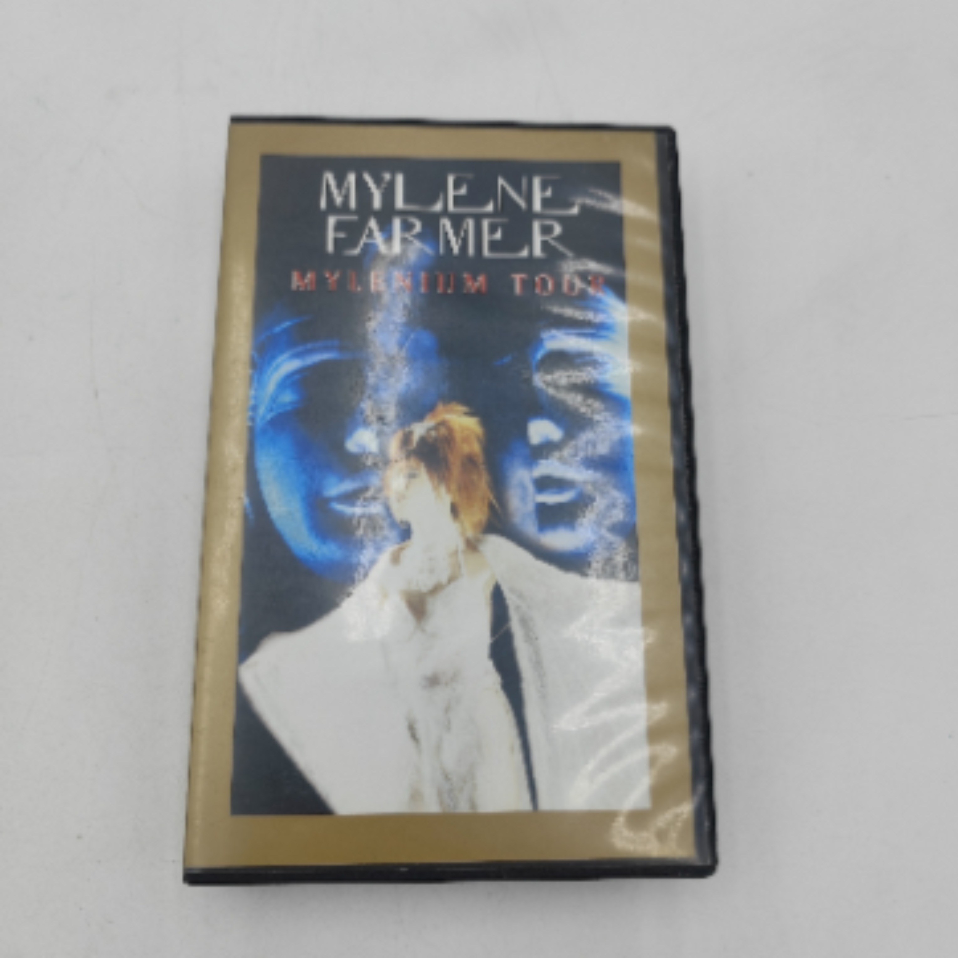 Voir photo 5 de Lot de 4 cassettes Mylène Farmer Lot de 4 cassettes Mylène Farmer état correct reconditionné photo 5