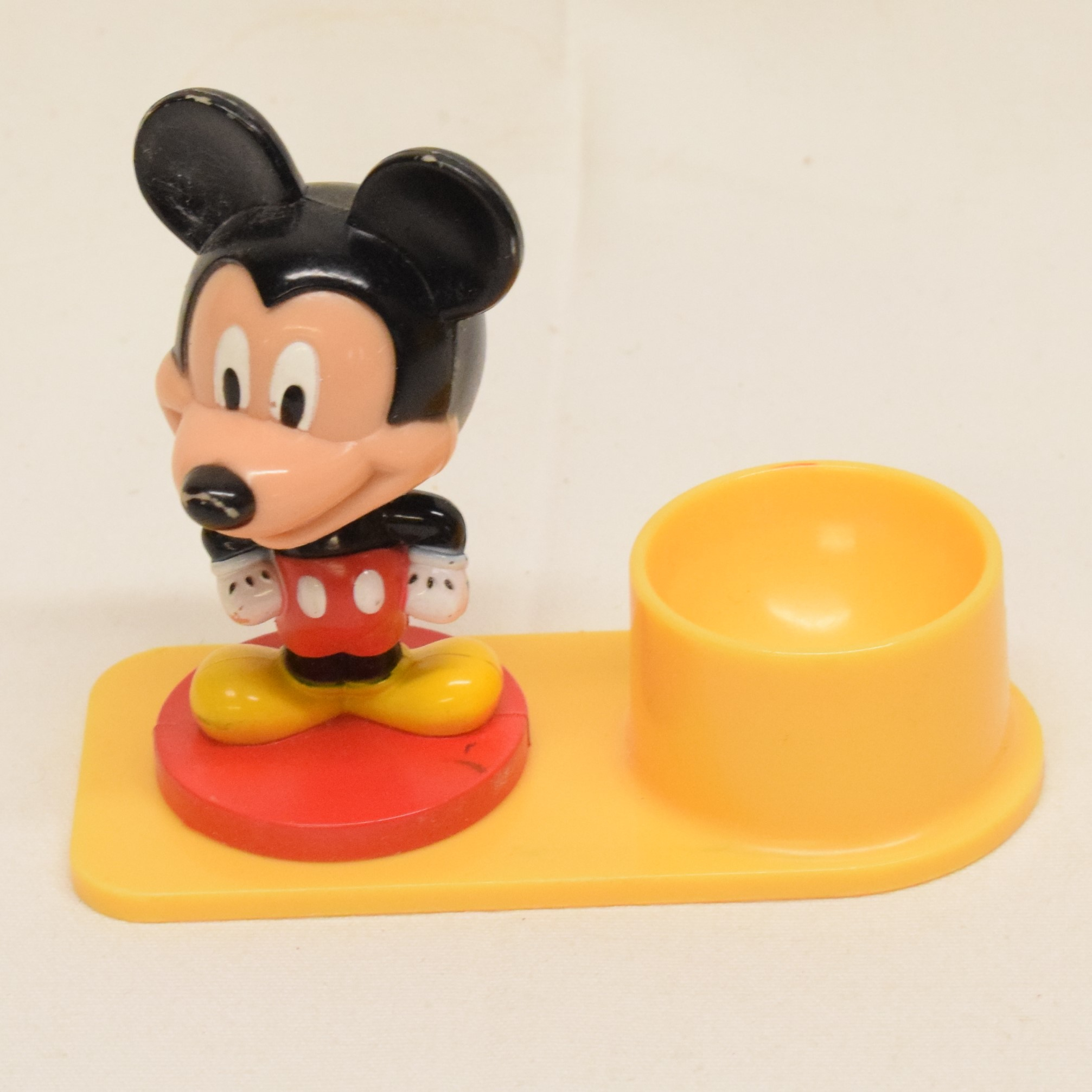 Voir photo 4 de Lot de 4 coquetiers Mickey Buzz l'éclair R2D2 et Spiderman par BONBONBUDDIES BBB Lot de 4 coquetiers Mickey Buzz l'éclair R2D2 et Spiderman par BONBONBUDDIES BBB État correct reconditionné photo 4