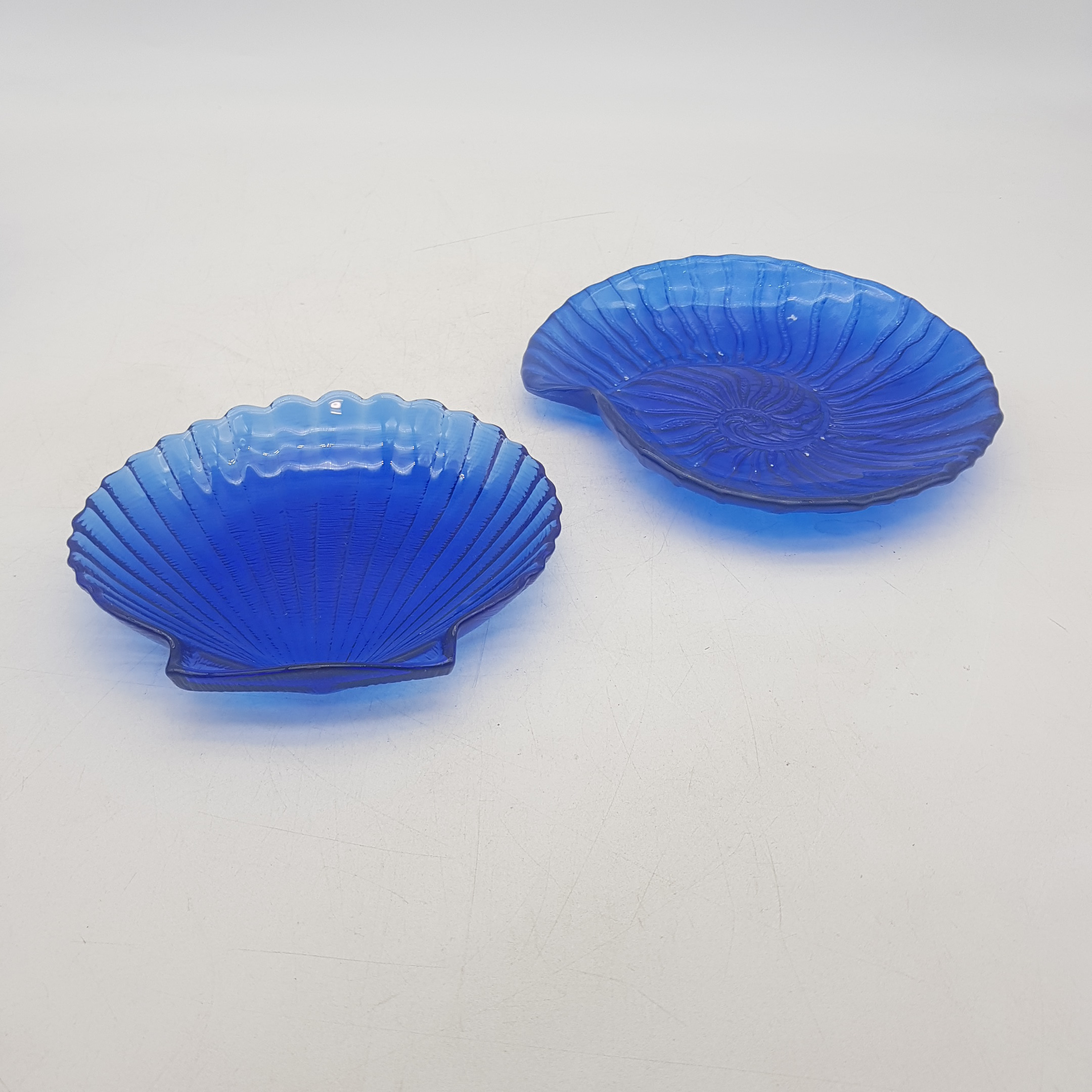 Voir photo 4 de Lot de 4 coupelles / vide-poche bleu cobalt — thème marin Lot de 4 coupelles / vide-poche bleu cobalt — thème marin reconditionné photo 4