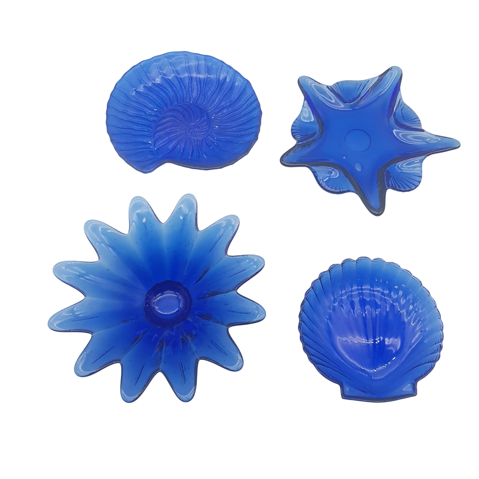 Acheter Lot de 4 coupelles / vide-poche bleu cobalt — thème marin - 11,20 € Lot de 4 coupelles / vide-poche bleu cobalt — thème marin reconditionné disponible sur Label Emmaüs