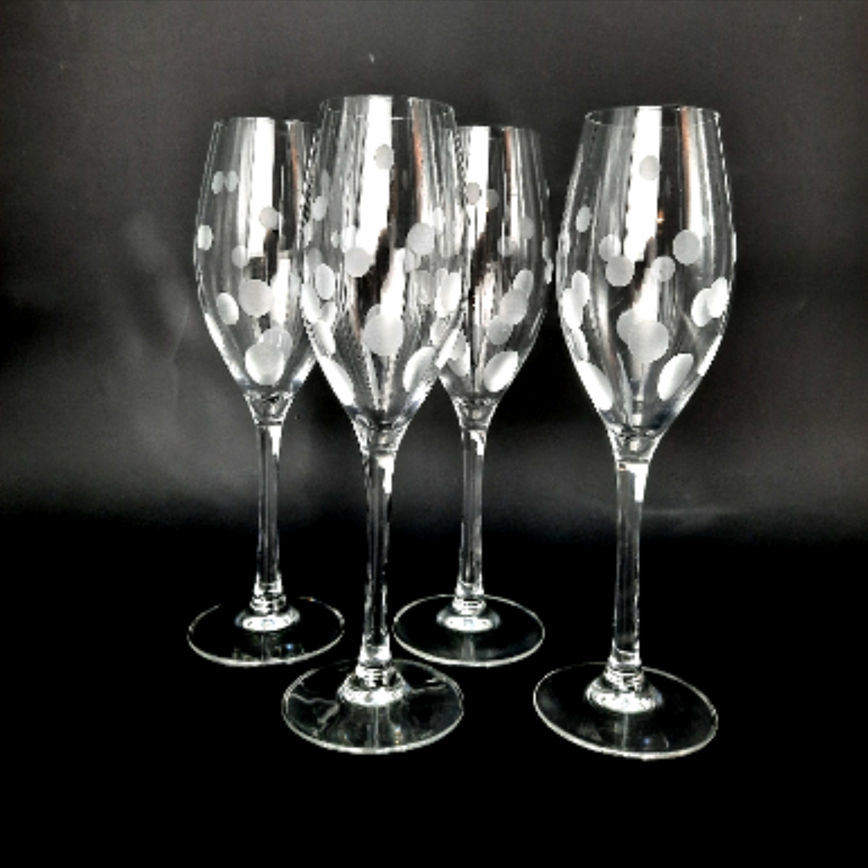 Acheter Lot de 4 coupes à champagne Bon état - 10,00 € Lot de 4 coupes à champagne Bon état reconditionné disponible sur Label Emmaüs