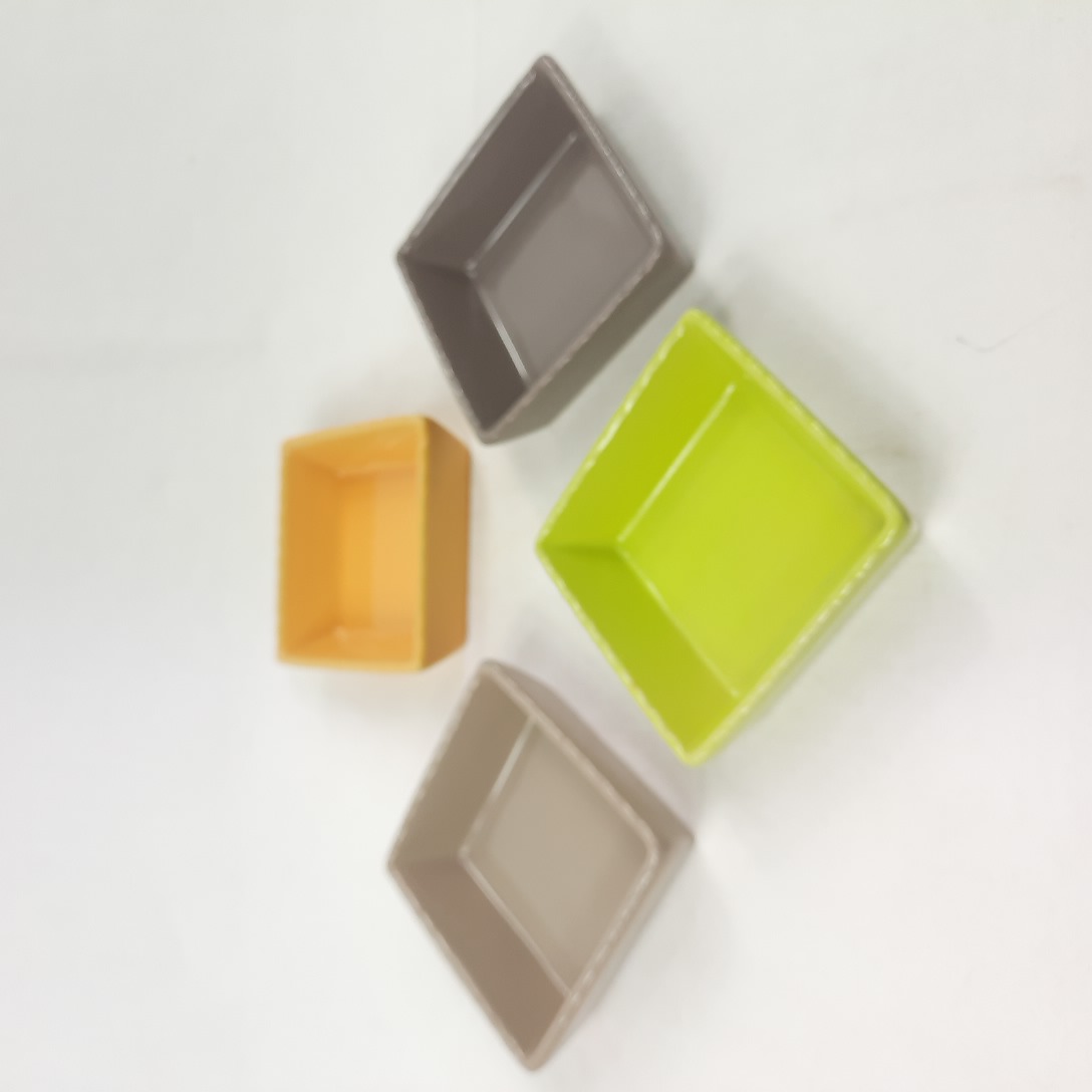 Acheter LOT de 4 ramequins en céramique, de couleurs différentes, empilables. Très bon état - 10,00 € LOT de 4 ramequins en céramique, de couleurs différentes, empilables. Très bon état reconditionné disponible sur Label Emmaüs