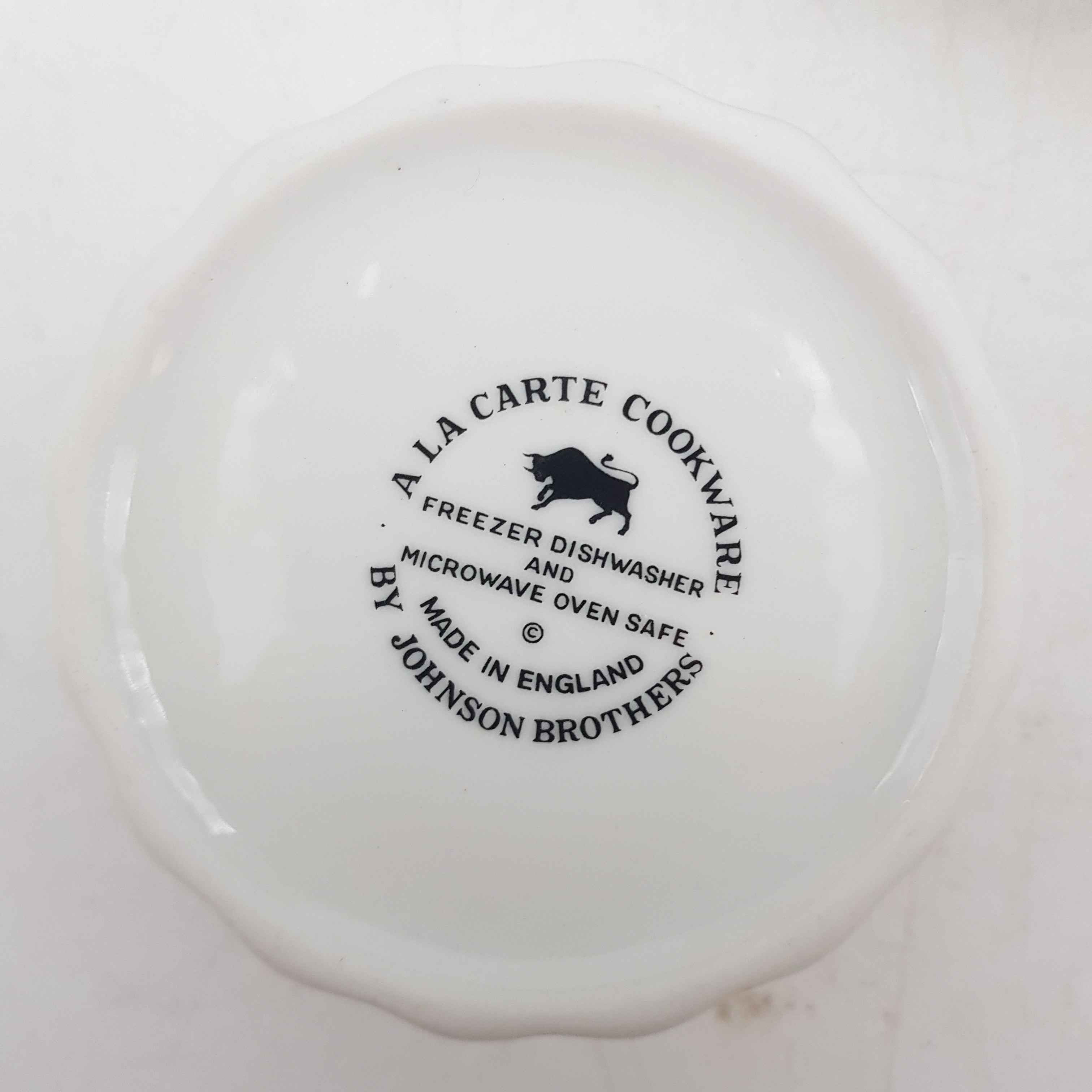 Voir photo 2 de Lot de 4 ramequins en porcelaine "Johnson Brothers" - fabriqués en Angleterre Lot de 4 ramequins en porcelaine "Johnson Brothers" - fabriqués en Angleterre Très bon état reconditionné photo 2