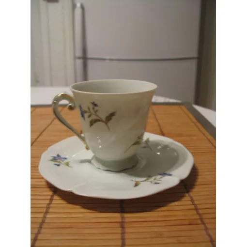 Lot De 4 Tasses Avec Sous-Tasses À Café En Porcelaine De Limoges Bon état reconditionné disponible sur Rakuten
