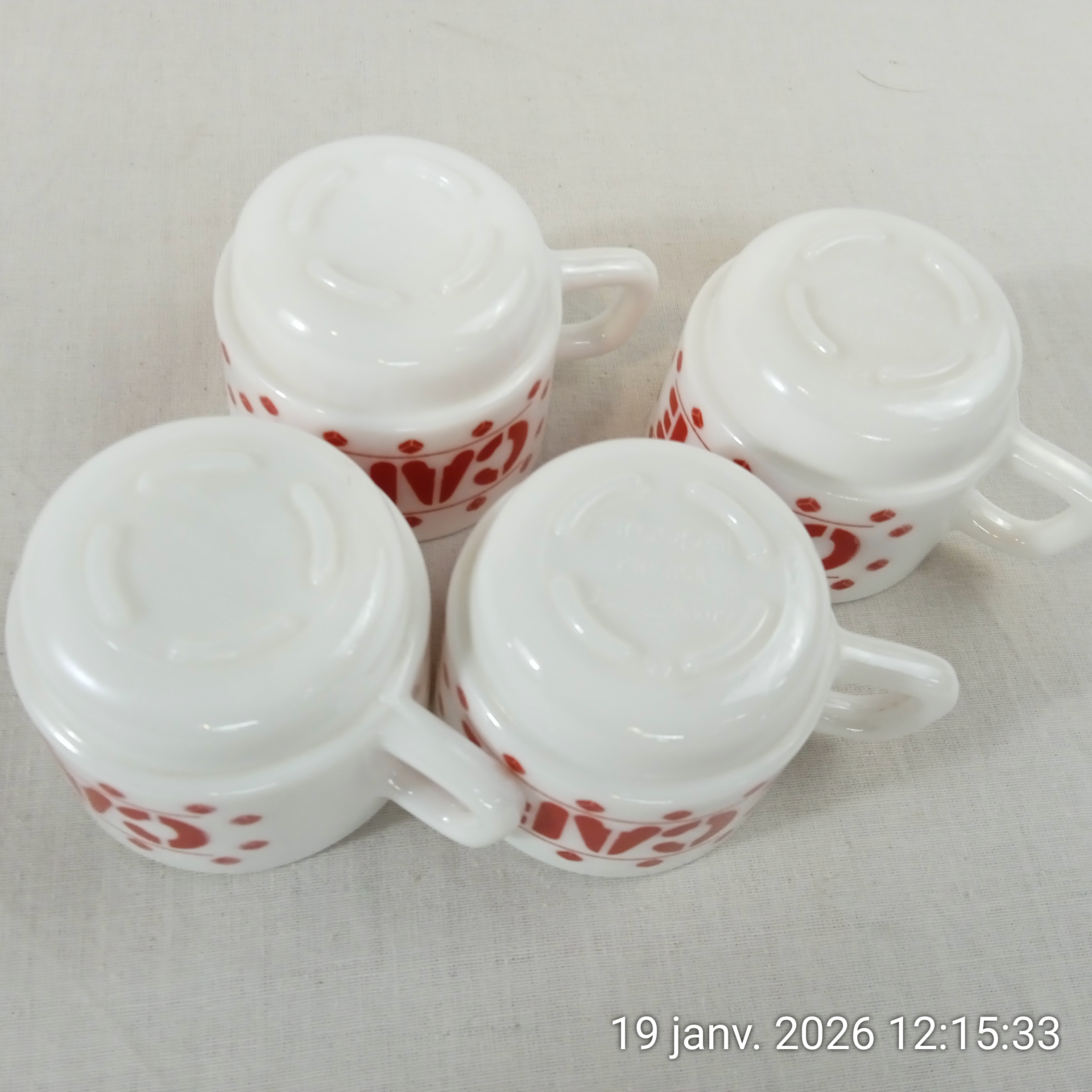 Voir photo 5 de Lot de 4 tasses CAFÉ en verre opale Arcopal France Lot de 4 tasses CAFÉ en verre opale Arcopal France Très bon état reconditionné photo 5