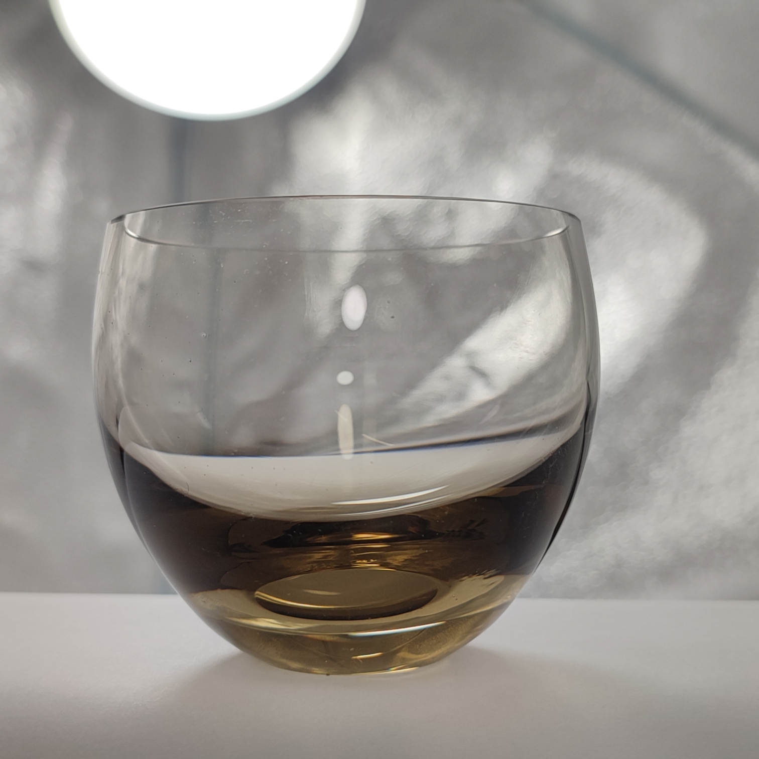 Voir photo 8 de Lot de 4 verres à liqueur en verre coloré artisanal Lot de 4 verres à liqueur en verre coloré artisanal Bon état reconditionné photo 8