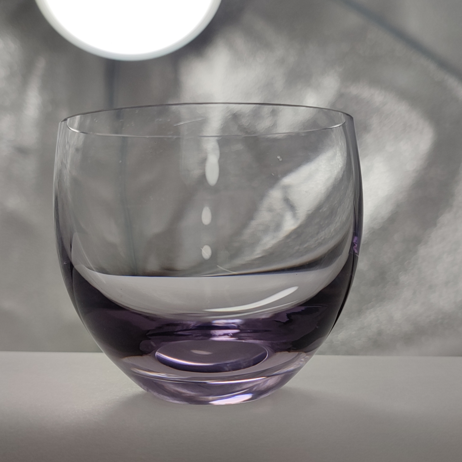 Voir photo 9 de Lot de 4 verres à liqueur en verre coloré artisanal Lot de 4 verres à liqueur en verre coloré artisanal Bon état reconditionné photo 9