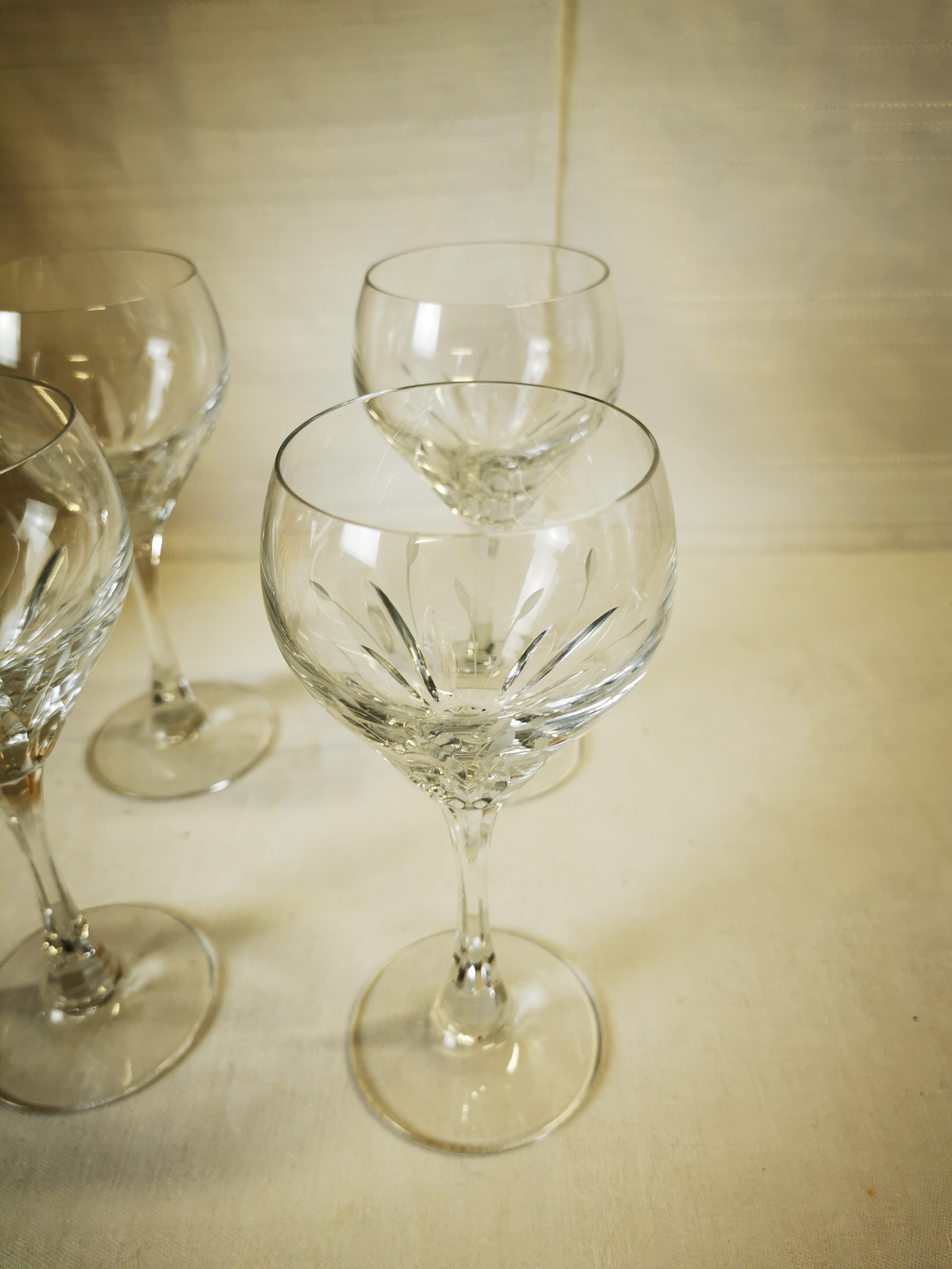 Voir photo 10 de Lot de 4 verres à pied en cristal signés S Lot de 4 verres à pied en cristal signés S Très bon état reconditionné photo 10