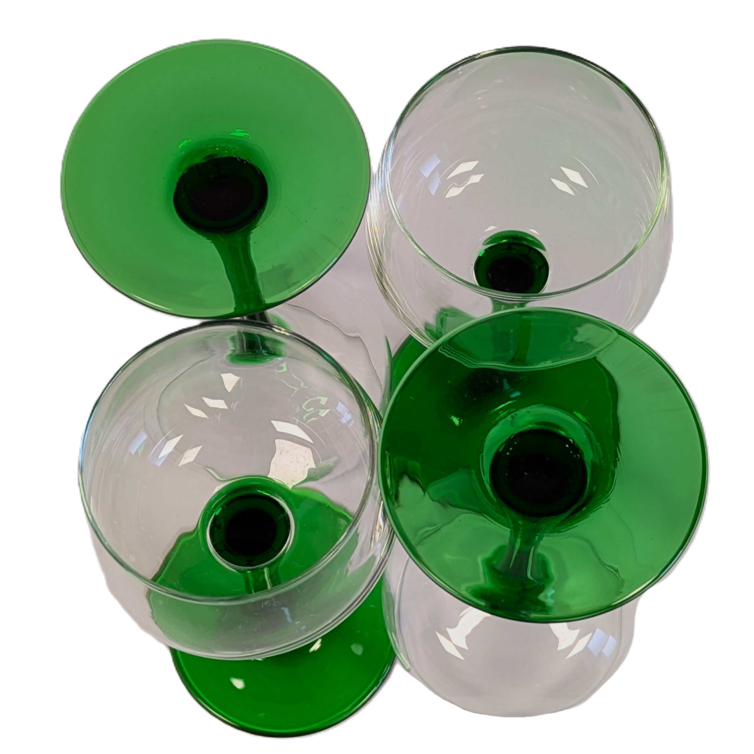 Voir photo 3 de Lot de 4 verres à vin d’Alsace - Luminarc France - Pied vert. Lot de 4 verres à vin d’Alsace - Luminarc France - Pied vert. Parfait état reconditionné photo 3
