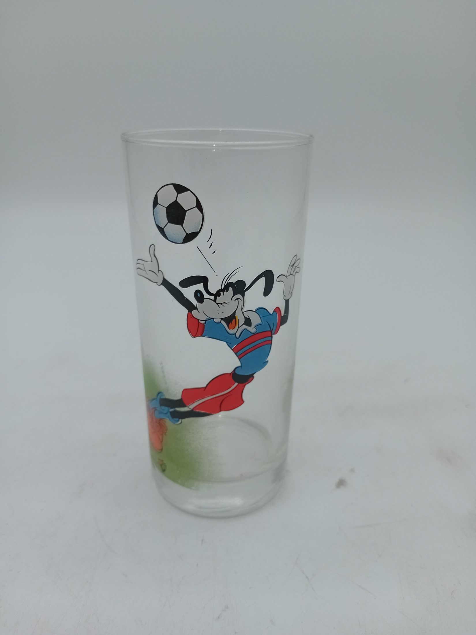 Voir photo 4 de Lot De 4 Verres Vintage Disney Dingo Sport (O367) Lot De 4 Verres Vintage Disney Dingo Sport (O367) Très bon état reconditionné photo 4
