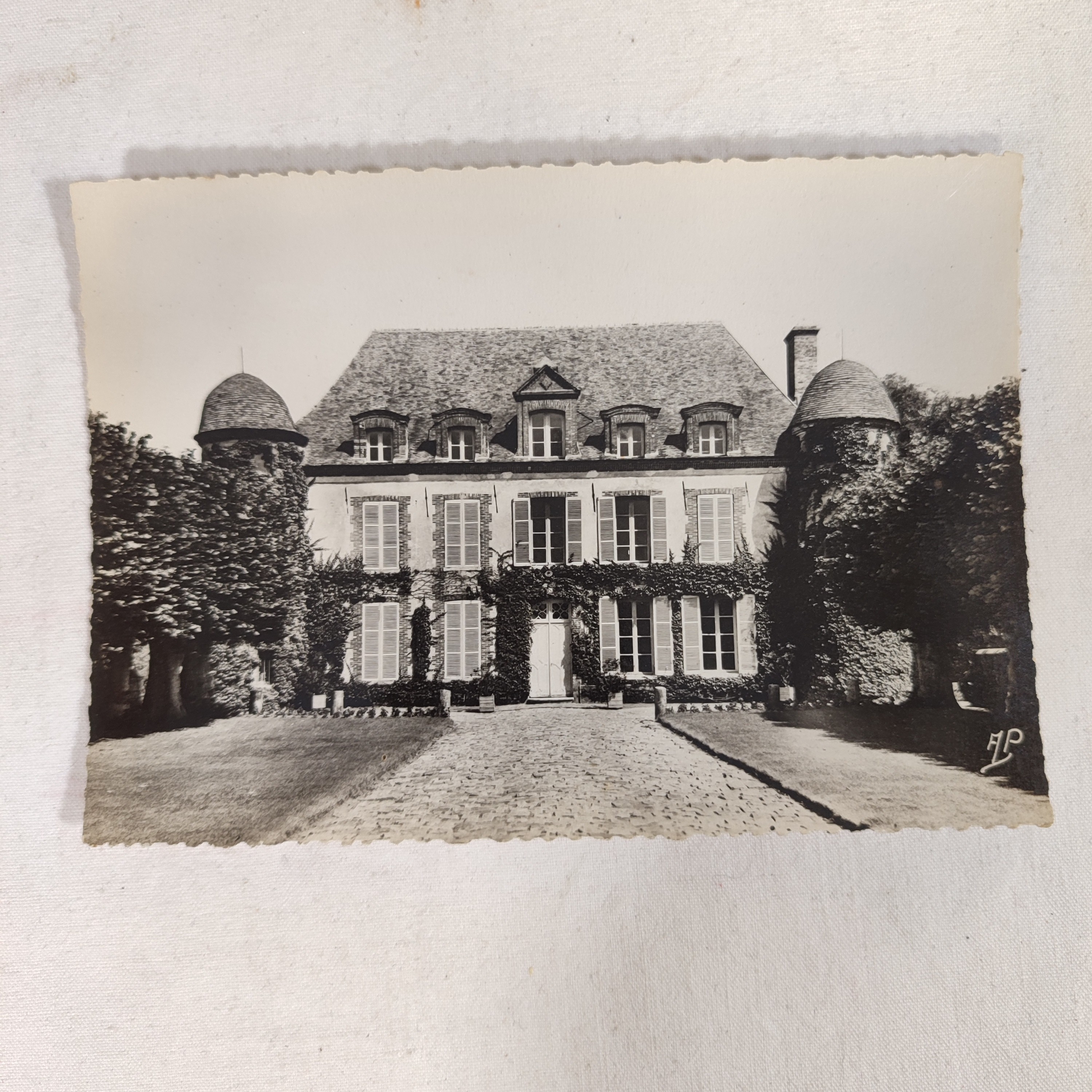 Voir photo 9 de Lot de 44 cartes postales anciennes dont 5 différentes Lot de 44 cartes postales anciennes dont 5 différentes Bon état reconditionné photo 9