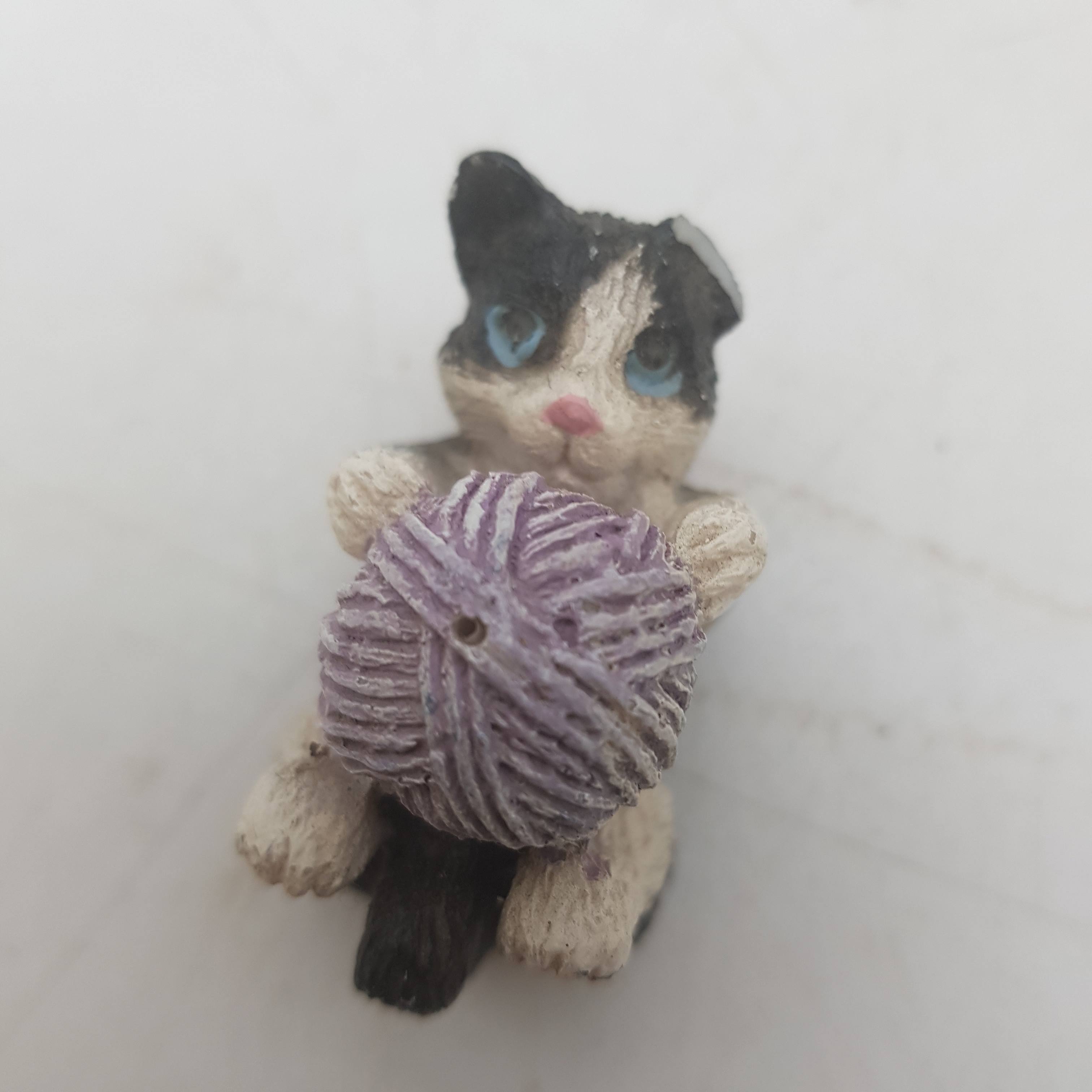 Voir photo 5 de Lot de 5 adorables figurines de chats avec leur pelote Lot de 5 adorables figurines de chats avec leur pelote Bon état reconditionné photo 5