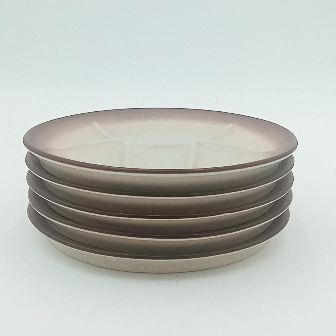Lot de 5 assiettes à fondue faïence - Stromboli Très bon état - 10,00 € Lot de 5 assiettes à fondue faïence - Stromboli Très bon état reconditionné disponible sur Label Emmaüs