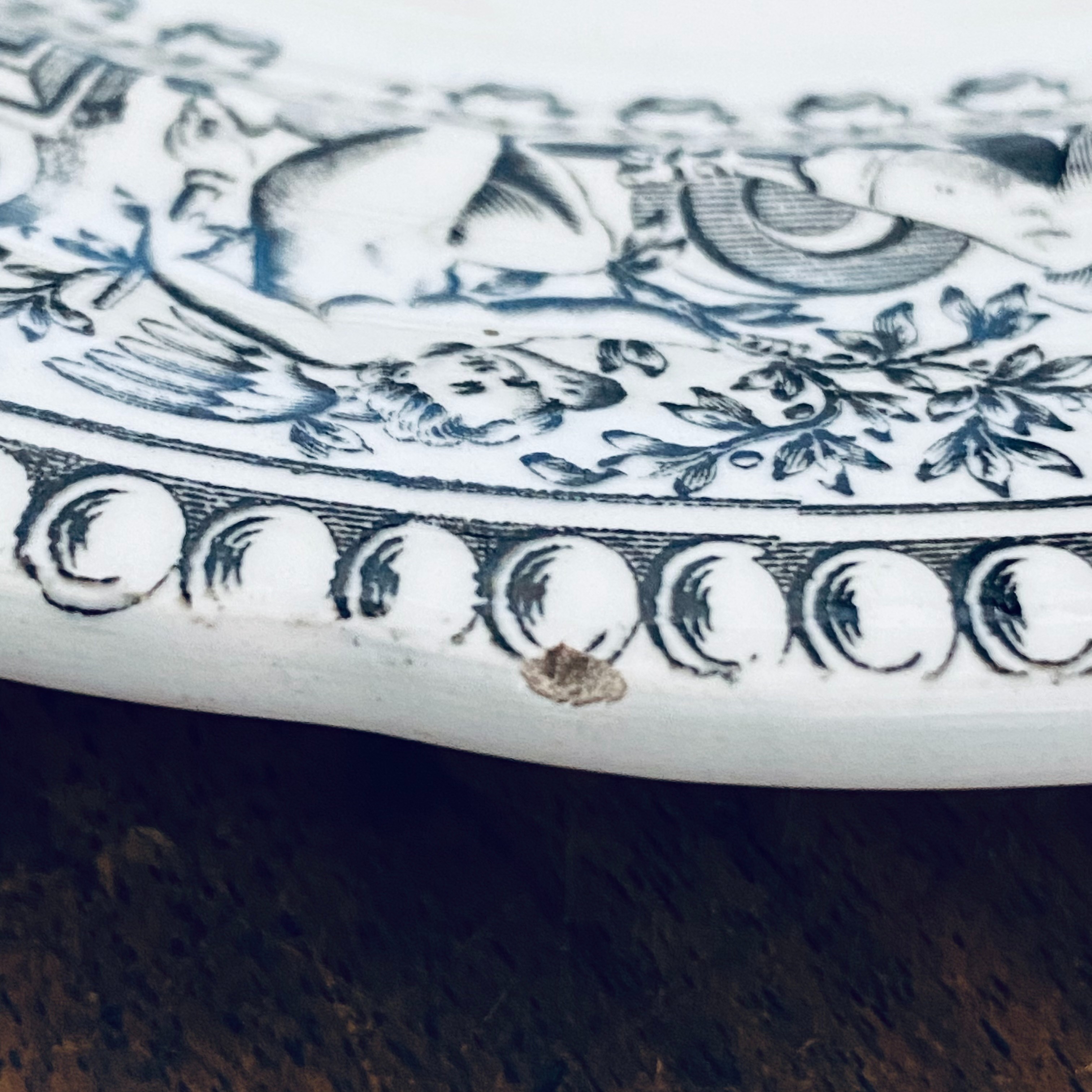 Voir photo 8 de Lot de 5 assiettes parlantes en faïence GIEN - Série "La vie du soldat" (XIXe Siècle) Lot de 5 assiettes parlantes en faïence GIEN - Série "La vie du soldat" (XIXe Siècle) reconditionné photo 8