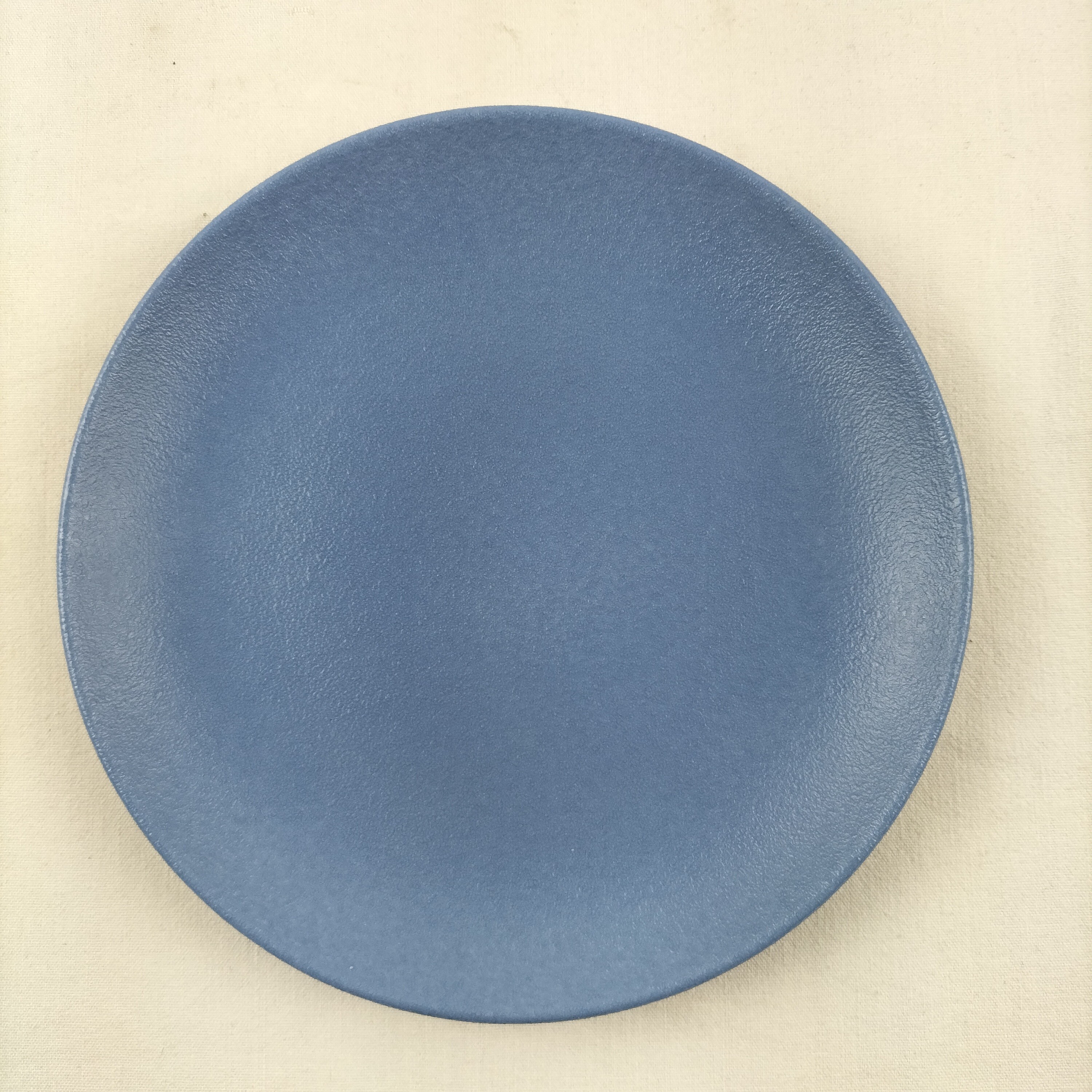 Voir photo 7 de Lot de 5 assiettes plates en porcelaine estampillées "RAK porcelain" Lot de 5 assiettes plates en porcelaine estampillées "RAK porcelain" Très bon état reconditionné photo 7