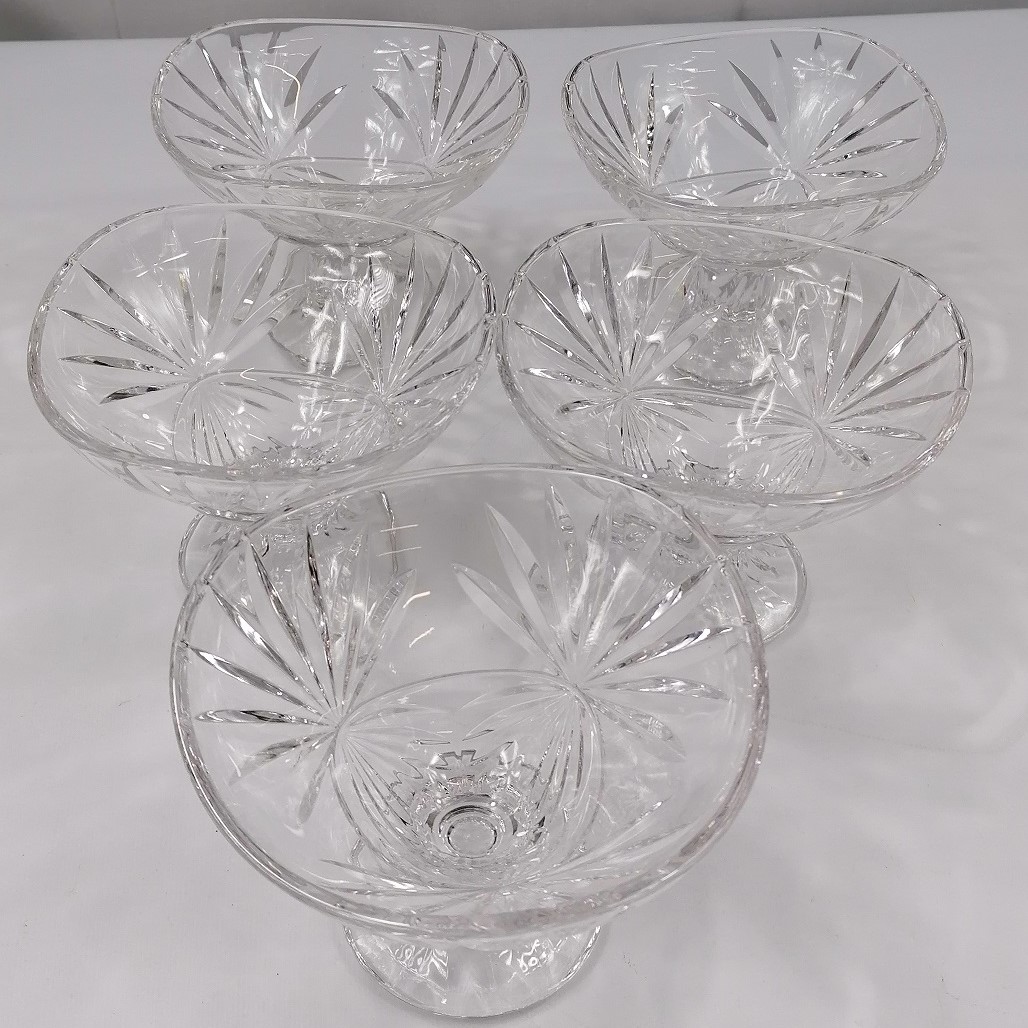 Voir photo 4 de lot de 5 coupes à glace en verre épais lot de 5 coupes à glace en verre épais Très bon état reconditionné photo 4