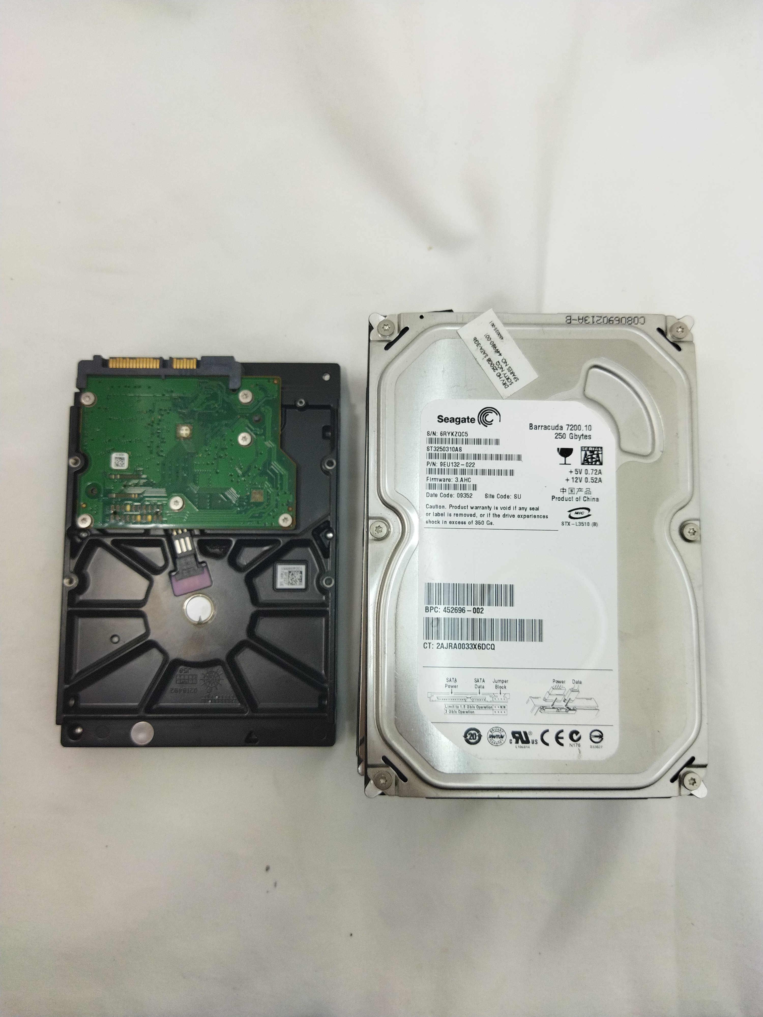 Voir photo 2 de Lot de 5 disques dur 250 Go de Seagate Lot de 5 disques dur 250 Go de Seagate Très bon état reconditionné photo 2
