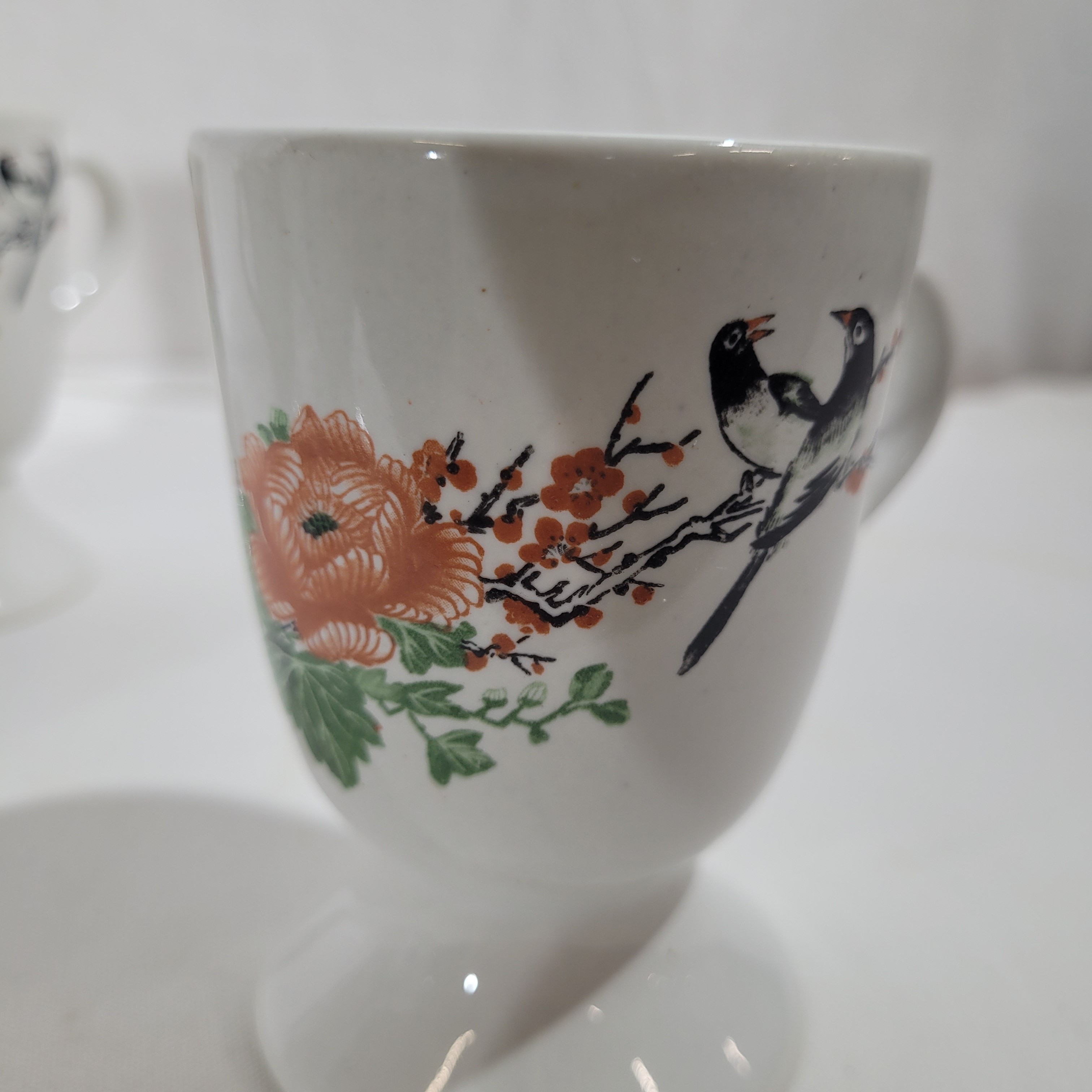 Voir photo 2 de Lot de 5 mazagrans vintage "Oiseaux, pivoines et cerisier" Lot de 5 mazagrans vintage "Oiseaux, pivoines et cerisier" Bon état reconditionné photo 2