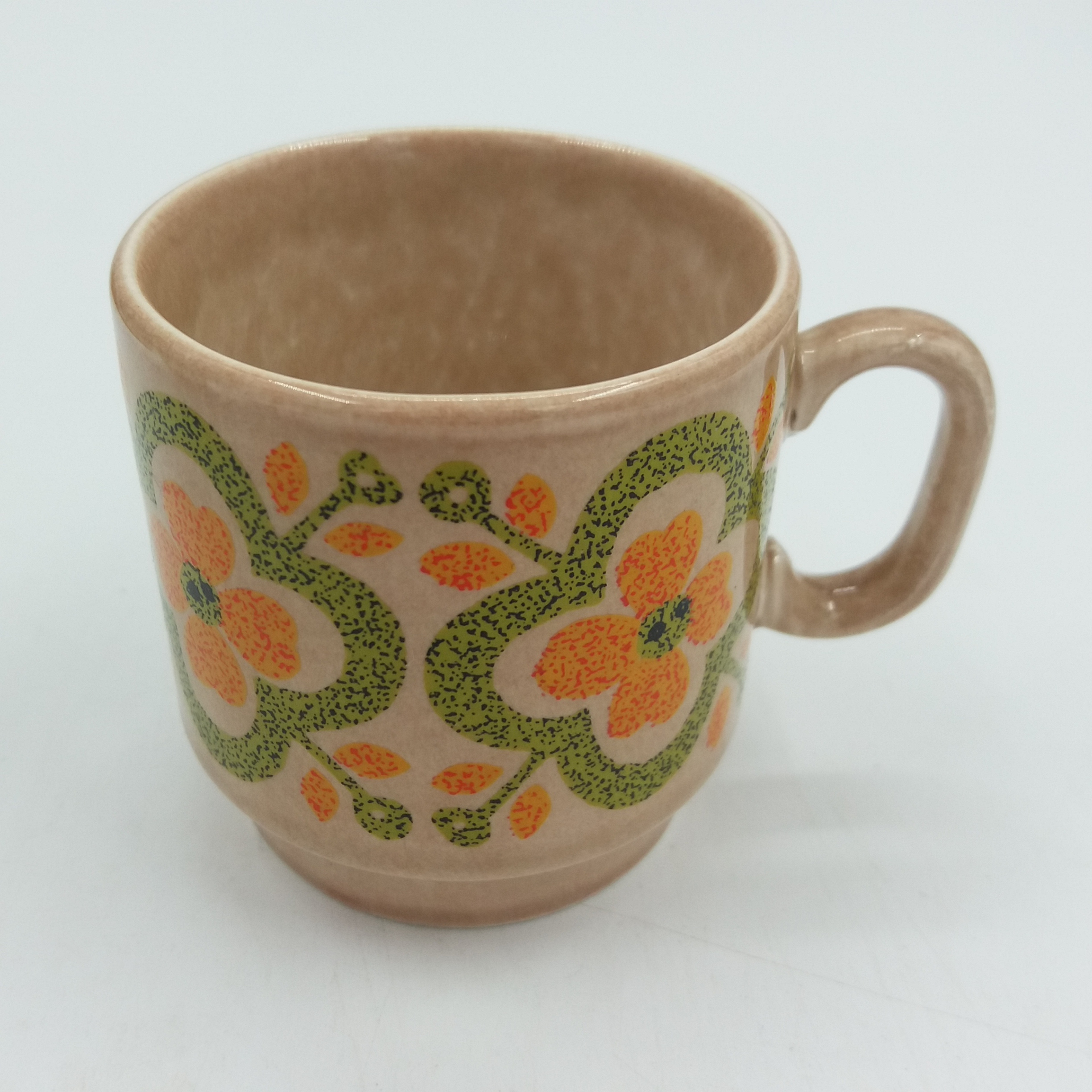 Voir photo 2 de Lot de 5 tasses à café avec son sucrier vintage 60’. Estampillés au dos. Lot de 5 tasses à café avec son sucrier vintage 60’. Estampillés au dos. Très bon état reconditionné photo 2