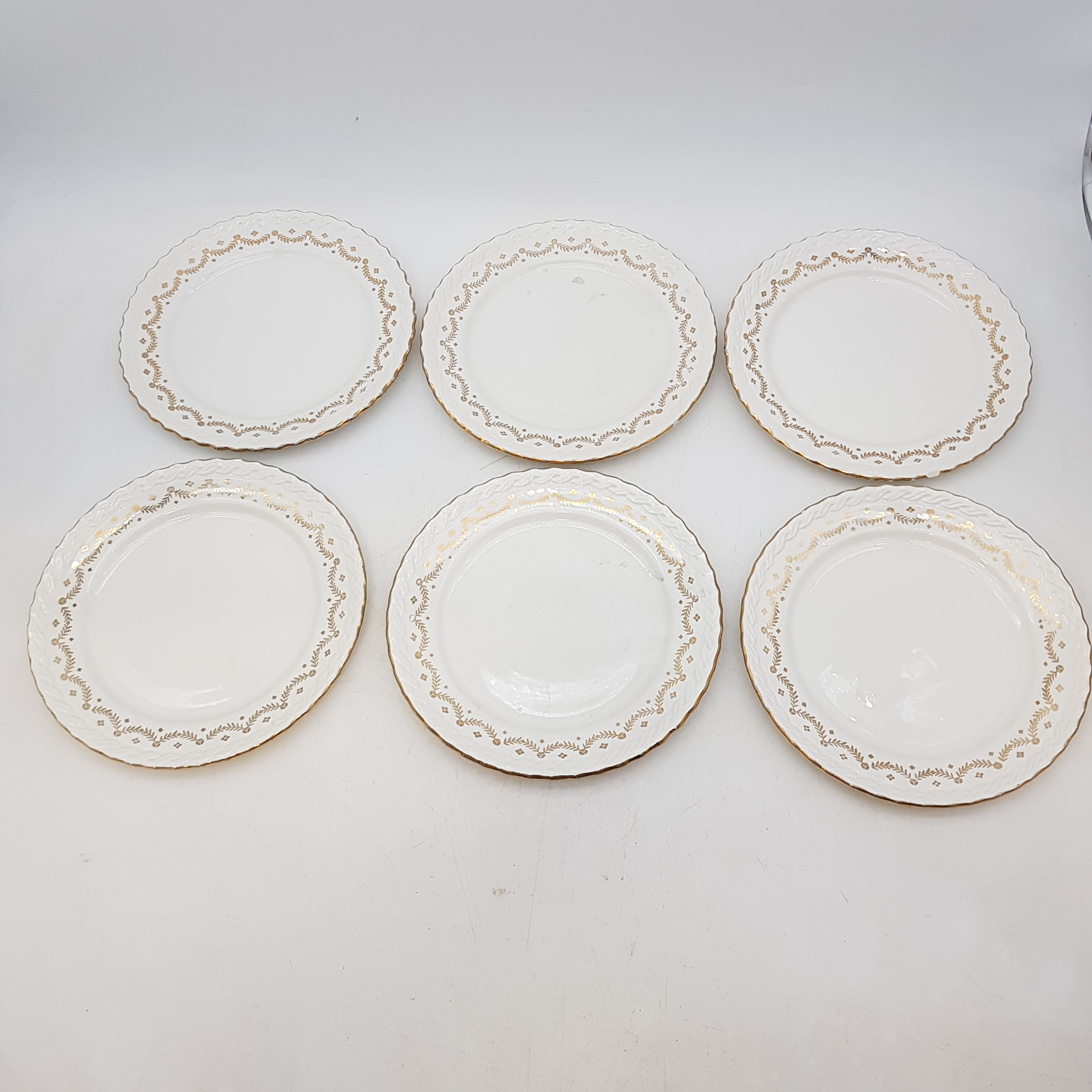 Voir photo 2 de Lot de 6 assiettes à dessert L'Amandinoise en porcelaine. Lot de 6 assiettes à dessert L'Amandinoise en porcelaine. reconditionné photo 2