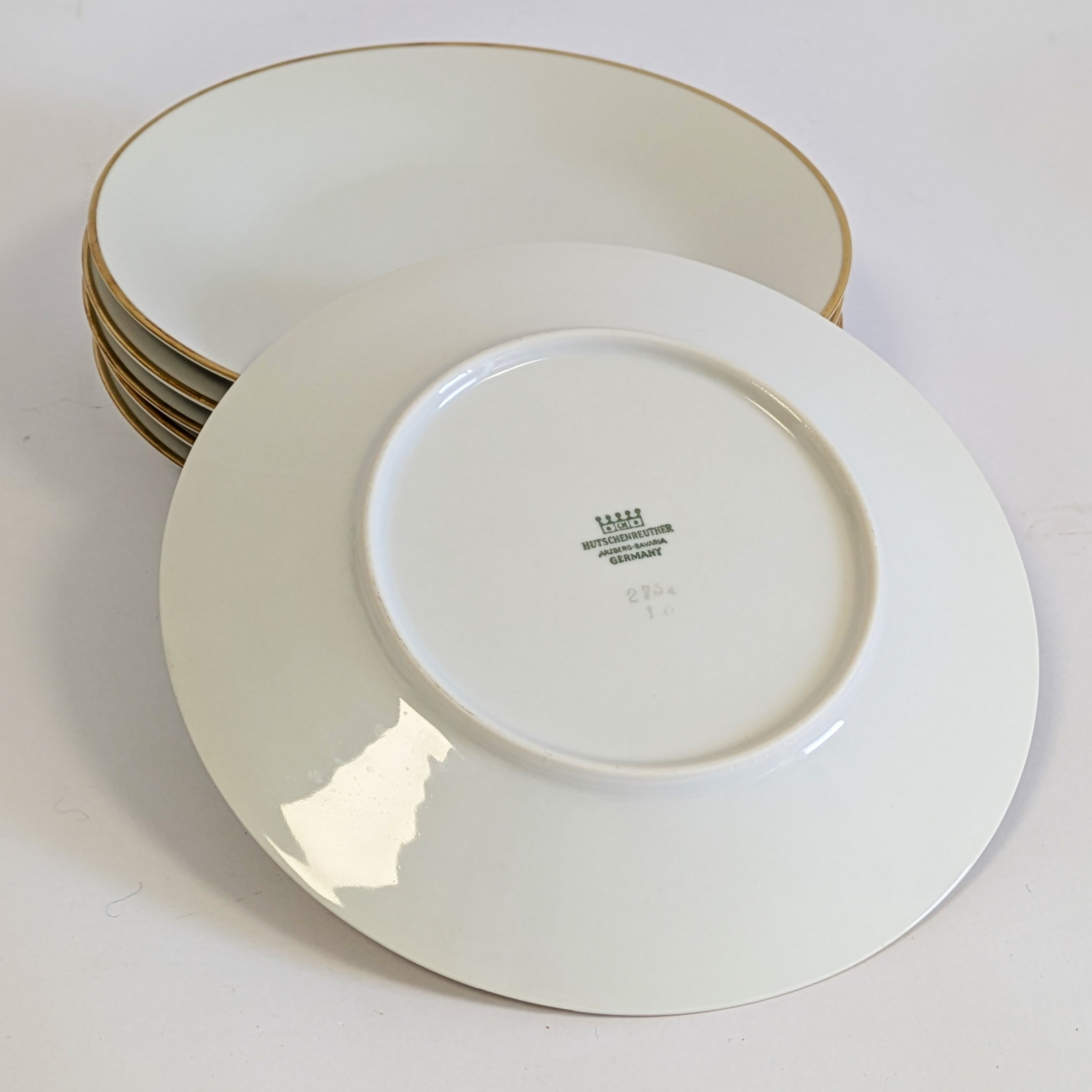 Voir photo 4 de Lot de 6 assiettes plates Hutschenreuther / Porcelaine Bavaria - Liséré doré - 20 cm. Lot de 6 assiettes plates Hutschenreuther / Porcelaine Bavaria - Liséré doré - 20 cm. Très bon état reconditionné photo 4