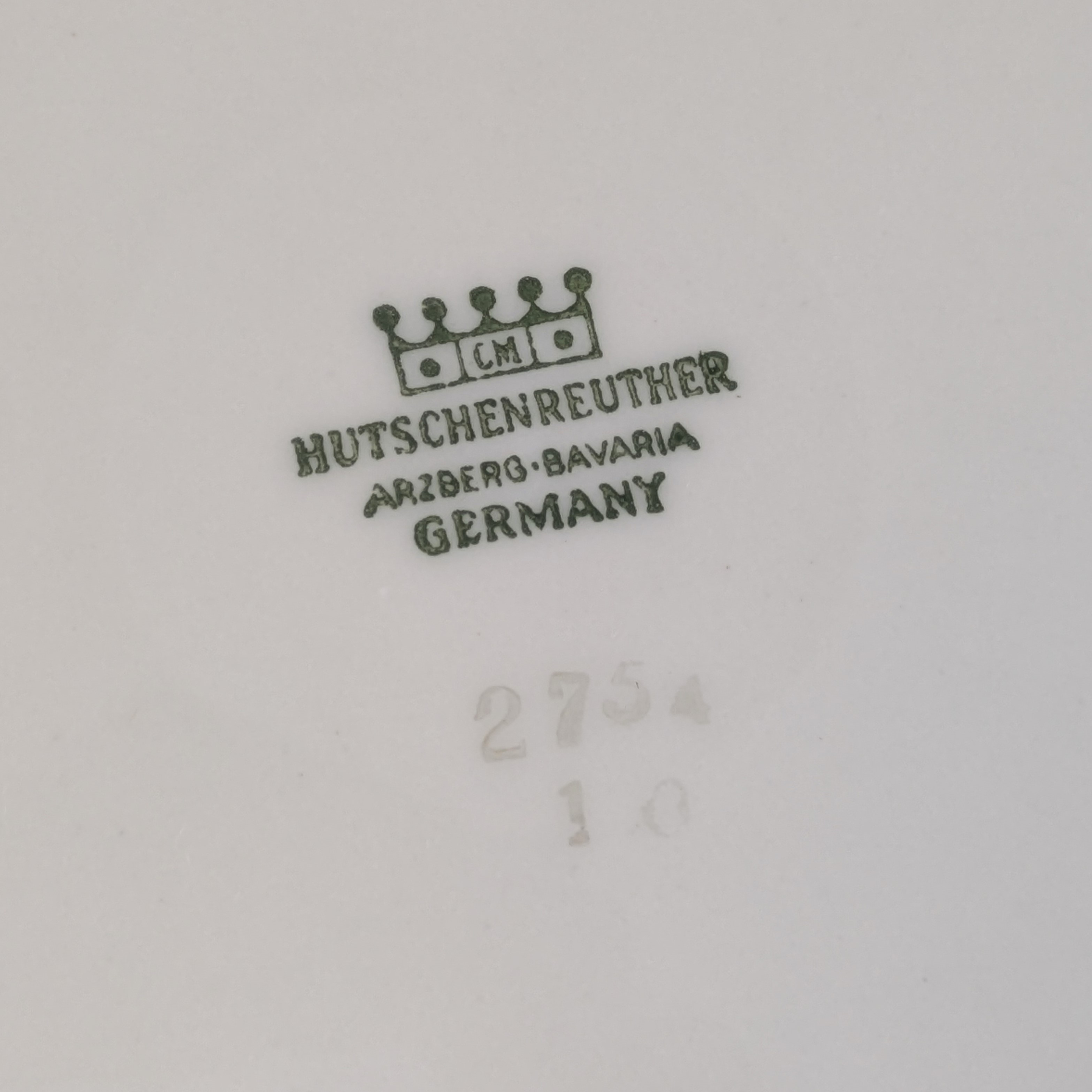 Voir photo 5 de Lot de 6 assiettes plates Hutschenreuther / Porcelaine Bavaria - Liséré doré - 20 cm. Lot de 6 assiettes plates Hutschenreuther / Porcelaine Bavaria - Liséré doré - 20 cm. Très bon état reconditionné photo 5