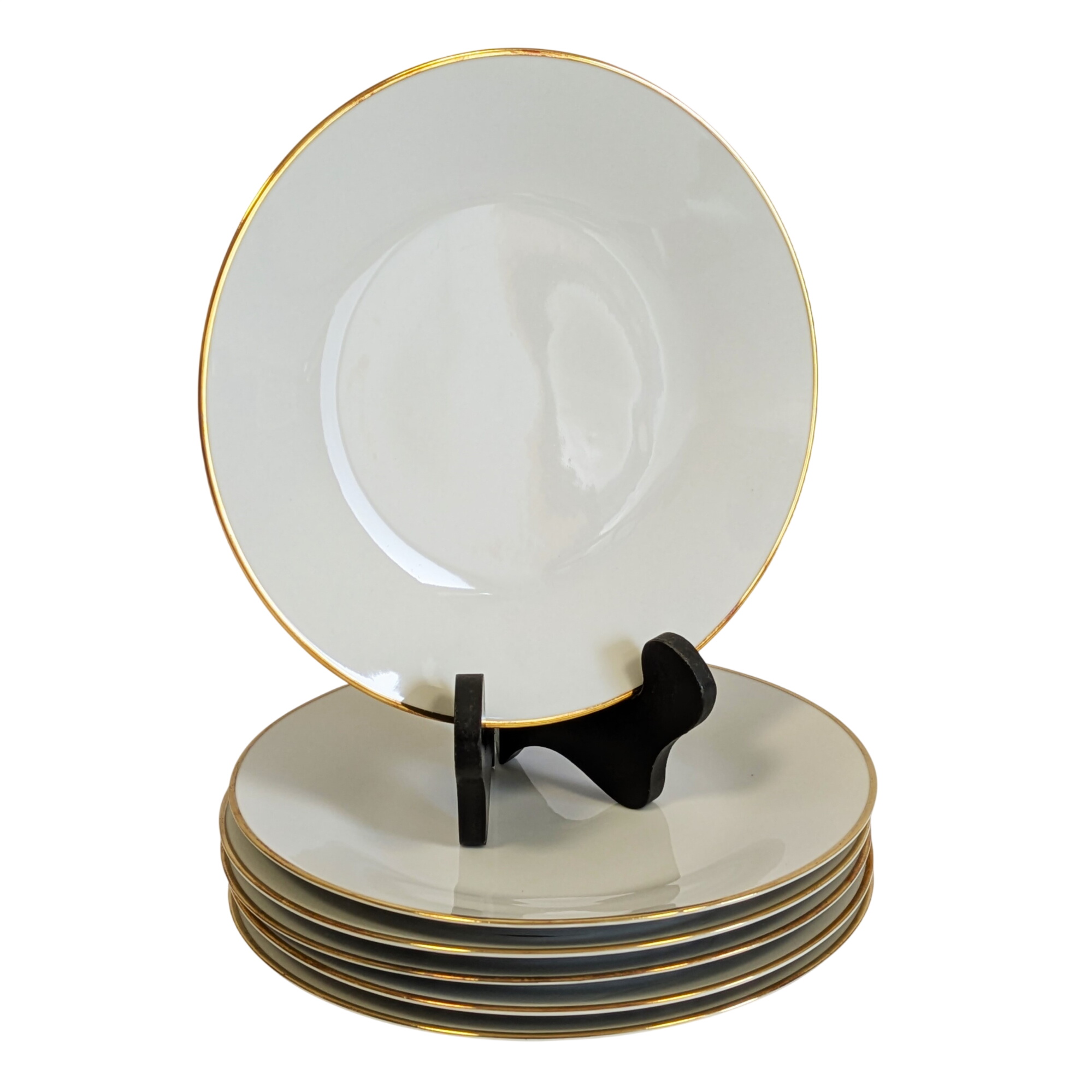 Acheter Lot de 6 assiettes plates Hutschenreuther / Porcelaine Bavaria - Liséré doré - 20 cm. Très bon état - 21,00 € Lot de 6 assiettes plates Hutschenreuther / Porcelaine Bavaria - Liséré doré - 20 cm. Très bon état reconditionné disponible sur Label Emmaüs