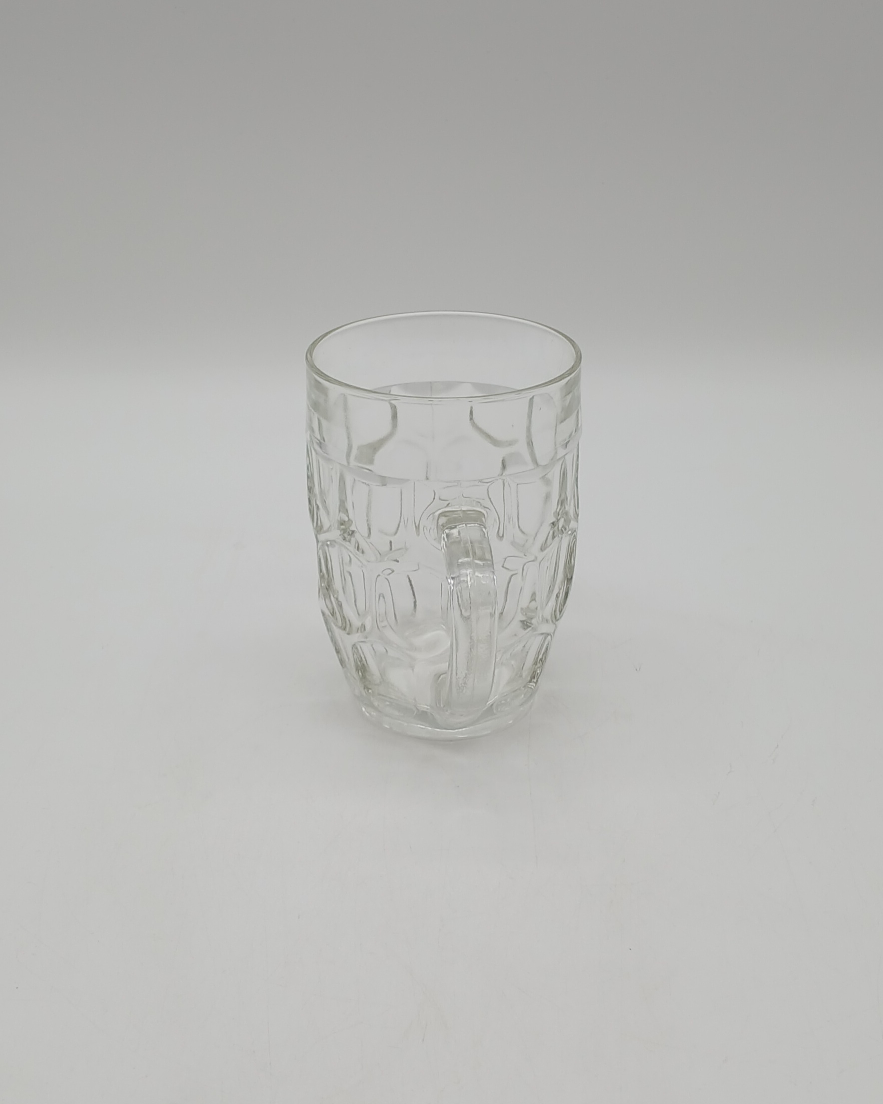 Voir photo 12 de Lot de 6 chopes à bière vintage en verre moulé et 6 dessous de verre pop Lot de 6 chopes à bière vintage en verre moulé et 6 dessous de verre pop Très bon état reconditionné photo 12