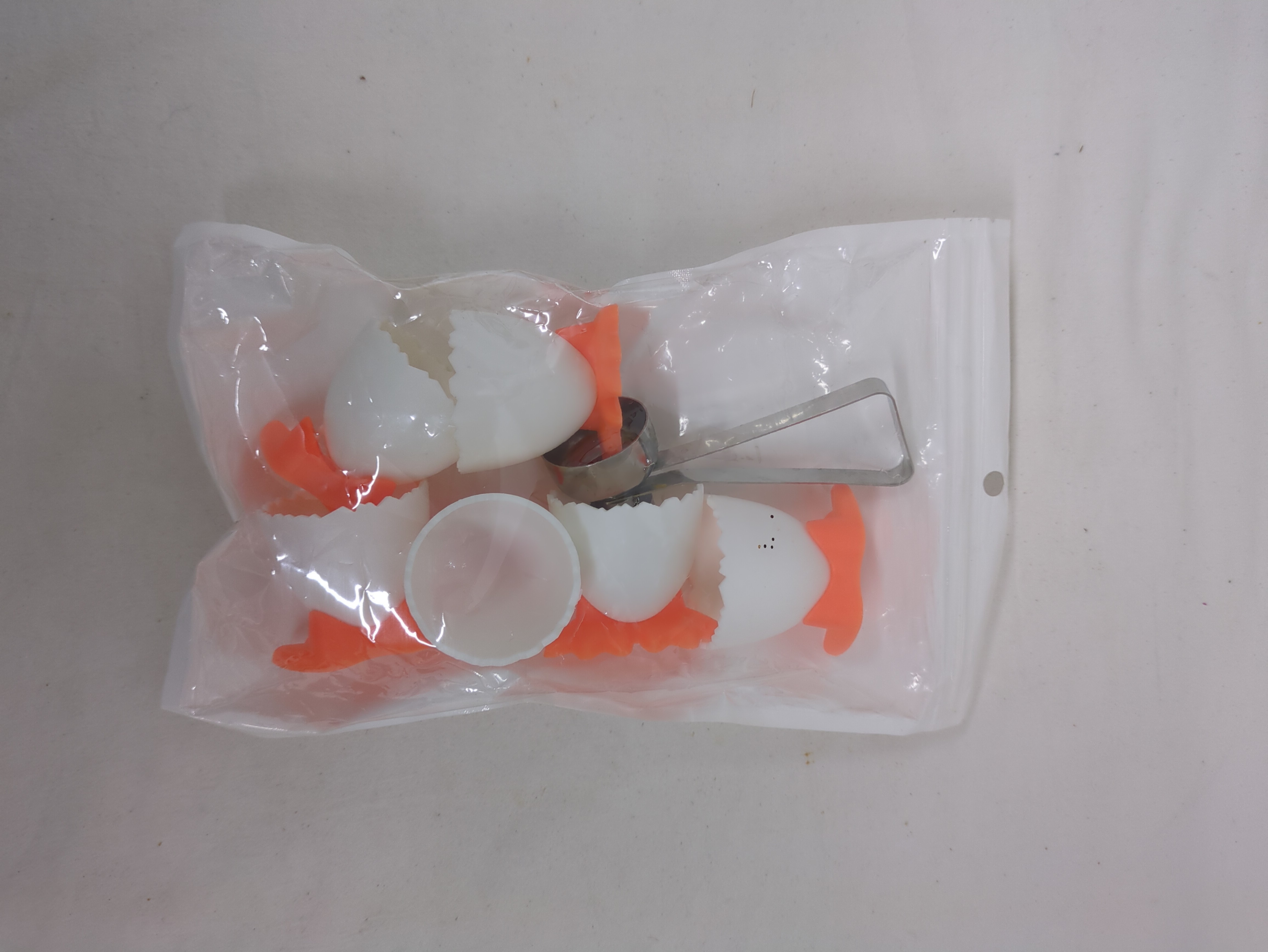Voir photo 2 de Lot de 6 coquetiers amusants + 1 ouvre-oeuf en Acier Inoxydable Lot de 6 coquetiers amusants + 1 ouvre-oeuf en Acier Inoxydable Parfait état reconditionné photo 2