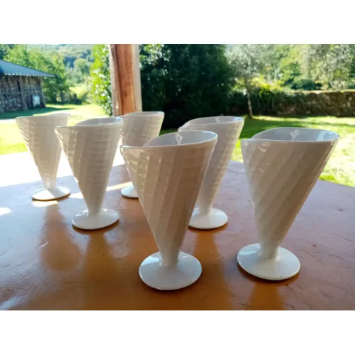 Lot De 6 Coupes À Glace En Céramique occasion - 18,00 € Lot De 6 Coupes À Glace En Céramique occasion reconditionné disponible sur Rakuten