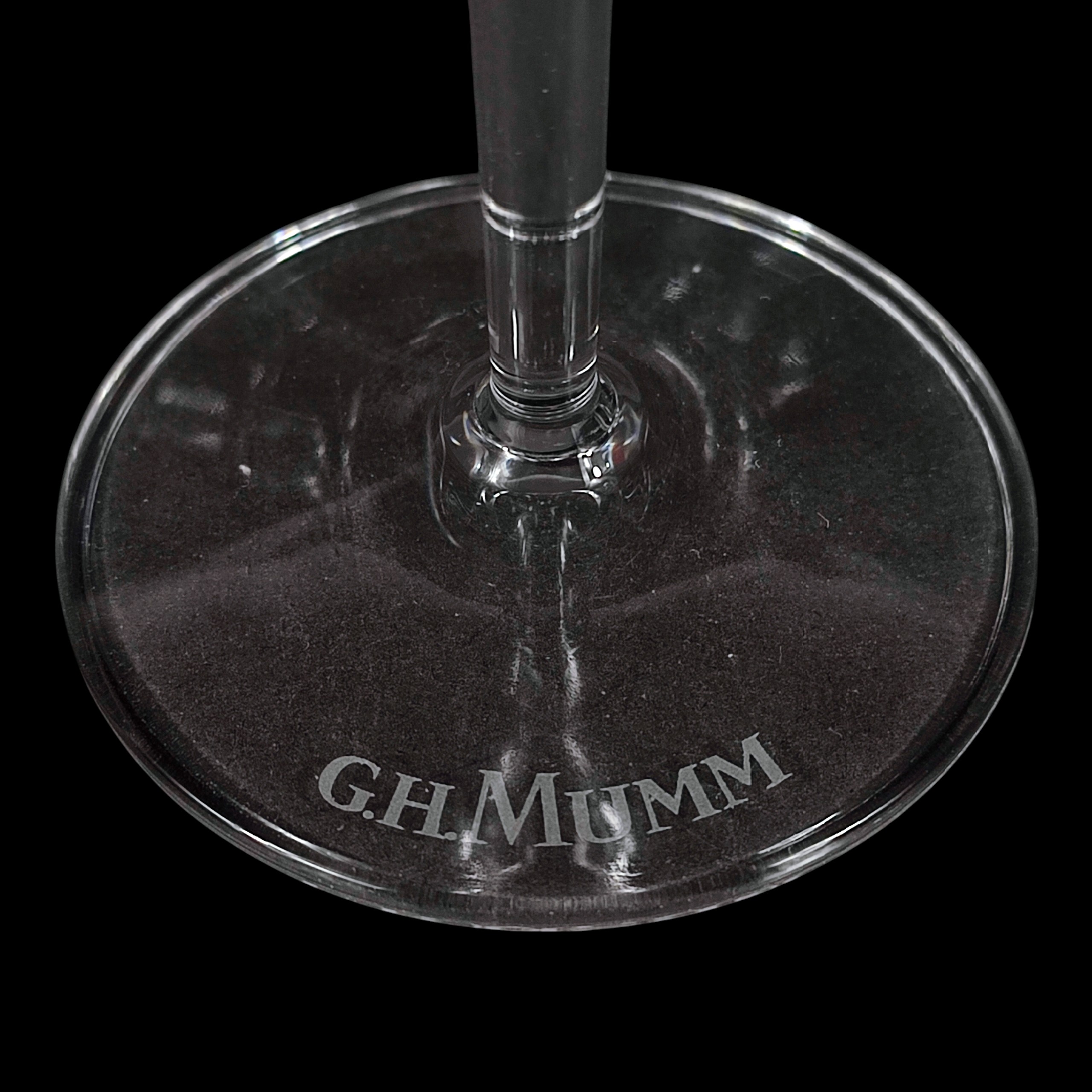 Voir photo 8 de Lot de 6 flûtes à Champagne GH Mumm - modèle Rubis Lot de 6 flûtes à Champagne GH Mumm - modèle Rubis Bon état reconditionné photo 8