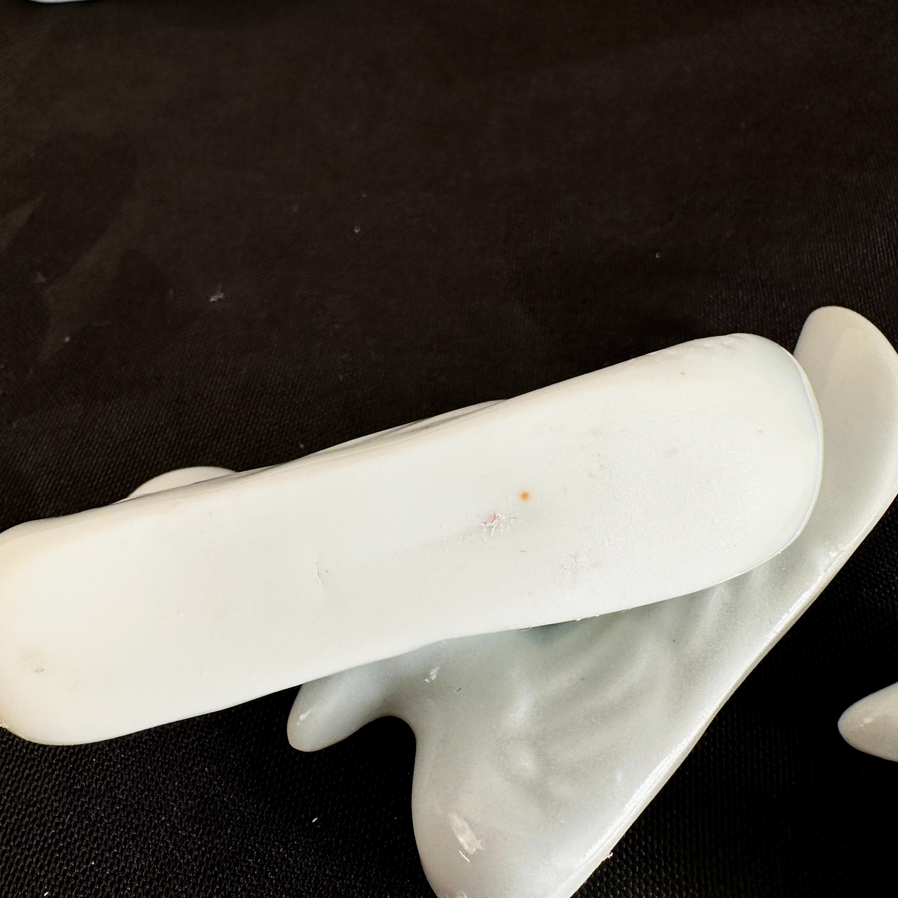 Voir photo 8 de Lot de 6 porte-couteaux en porcelaine blanche en forme de canard Lot de 6 porte-couteaux en porcelaine blanche en forme de canard Bon état reconditionné photo 8