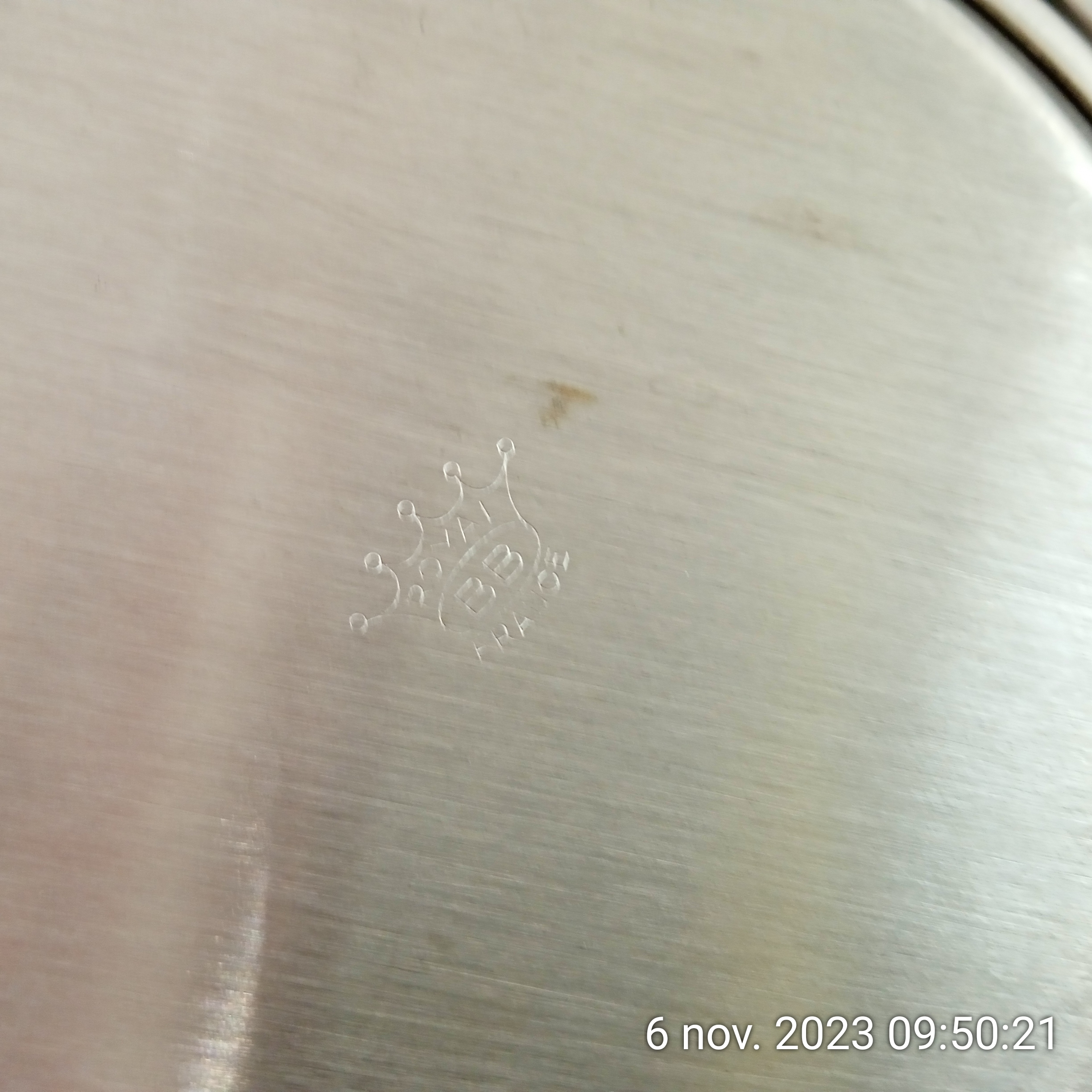 Voir photo 3 de Lot de 6 sous verres/tasses inox argent Royal B B France Bouillet Bourdelle Lot de 6 sous verres/tasses inox argent Royal B B France Bouillet Bourdelle Bon état reconditionné photo 3