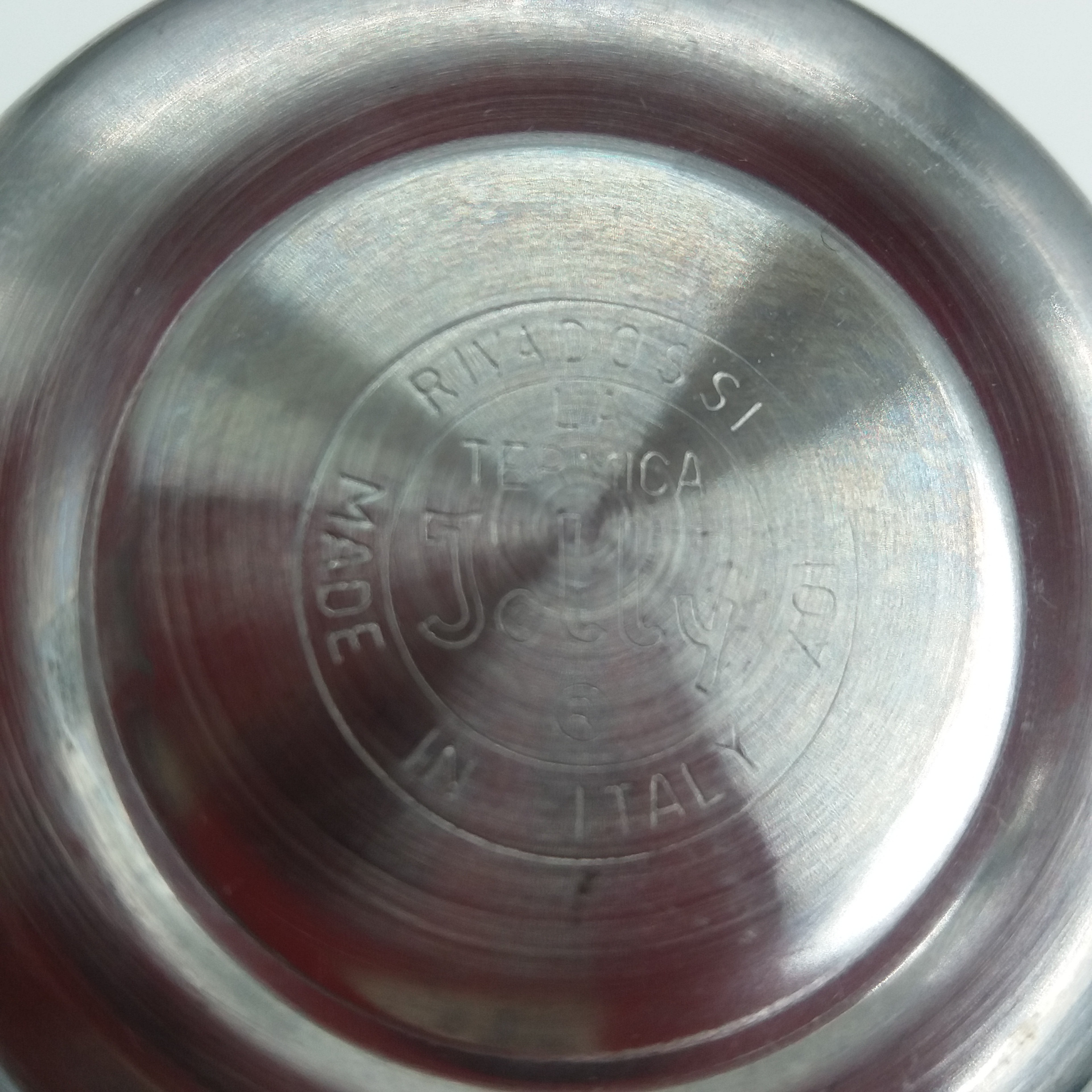 Voir photo 4 de Lot de 6 tasses à expresso vintage en inox. Marque Rivadossi. Fabriqué en Italie. Lot de 6 tasses à expresso vintage en inox. Marque Rivadossi. Fabriqué en Italie. Très bon état reconditionné photo 4