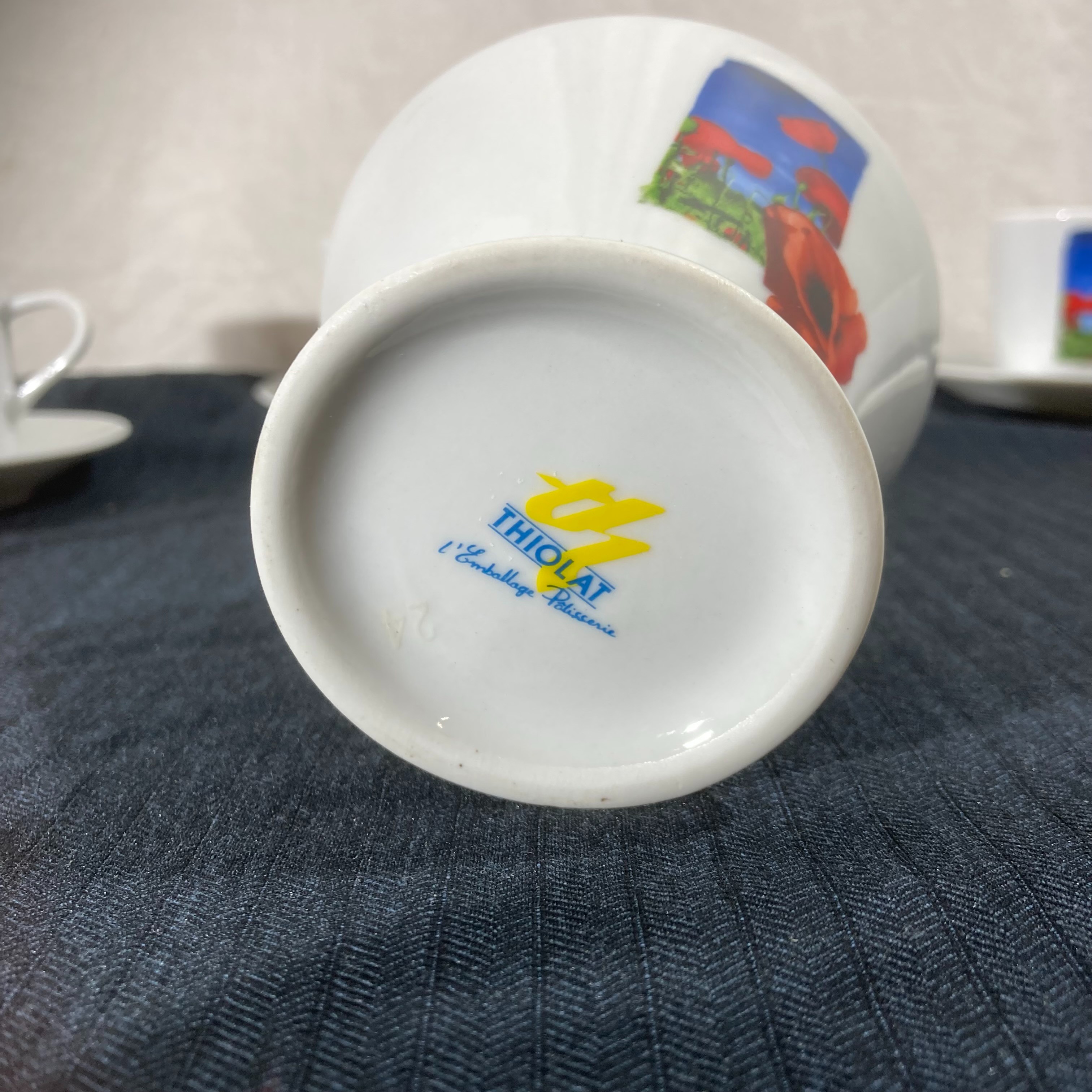Voir photo 6 de Lot de 6 tasses à expresso vintage en porcelaine blanche Lot de 6 tasses à expresso vintage en porcelaine blanche reconditionné photo 6
