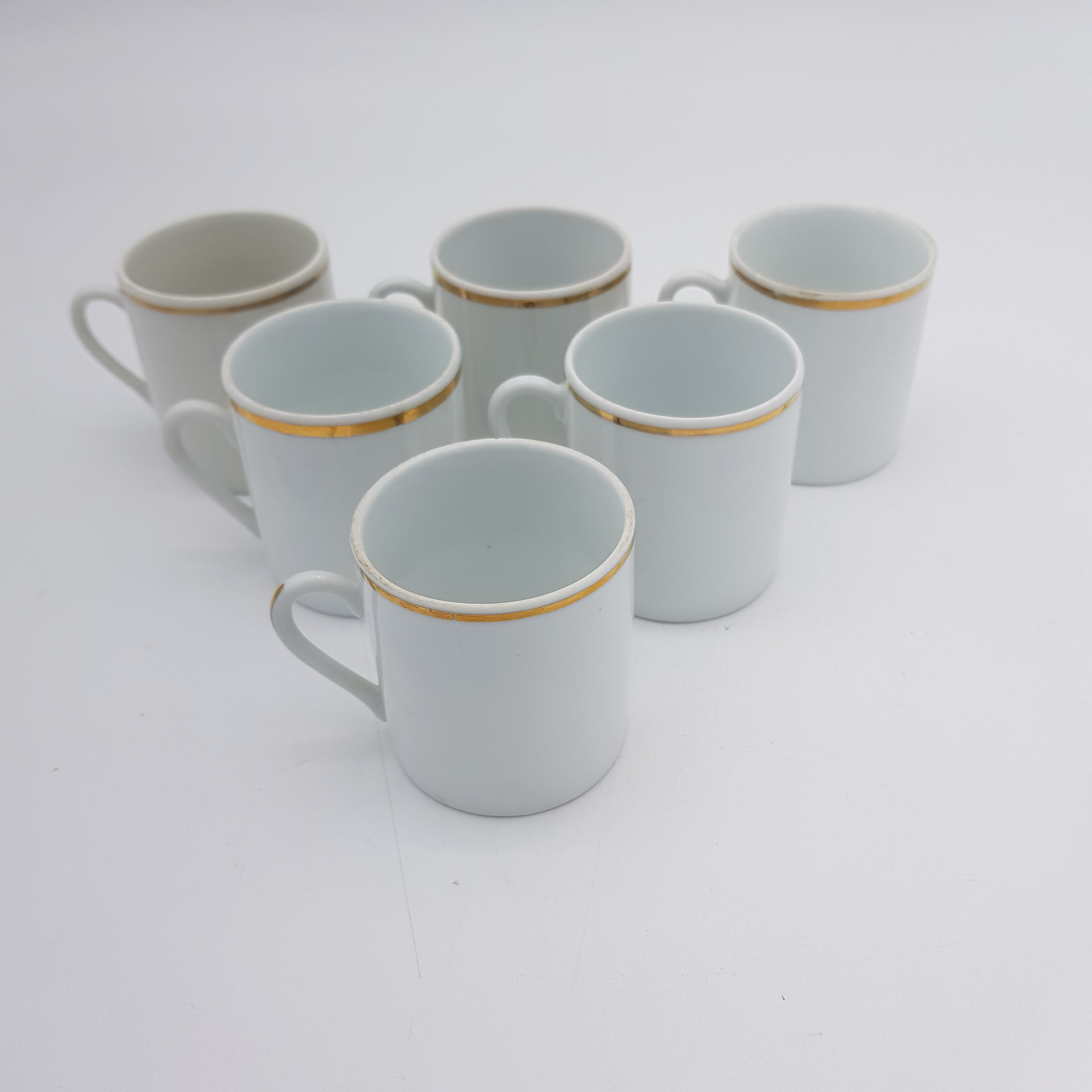 Voir photo 3 de Lot de 6 tasses en porcelaine Chauvigny Lot de 6 tasses en porcelaine Chauvigny Bon état reconditionné photo 3