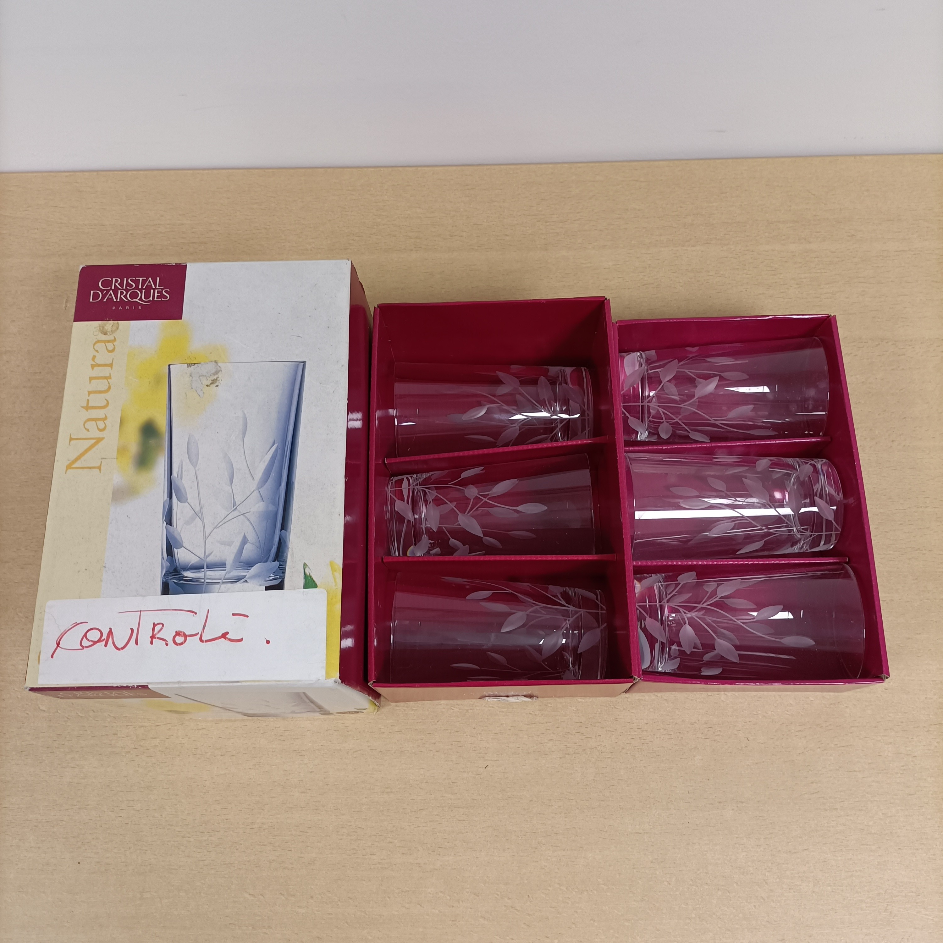 Voir photo 10 de Lot de 6 verres Cristal d'Arques Paris Natura en cristal taillé transparent vintage 13,5 cm Lot de 6 verres Cristal d'Arques Paris Natura en cristal taillé transparent vintage 13,5 cm Parfait état reconditionné photo 10