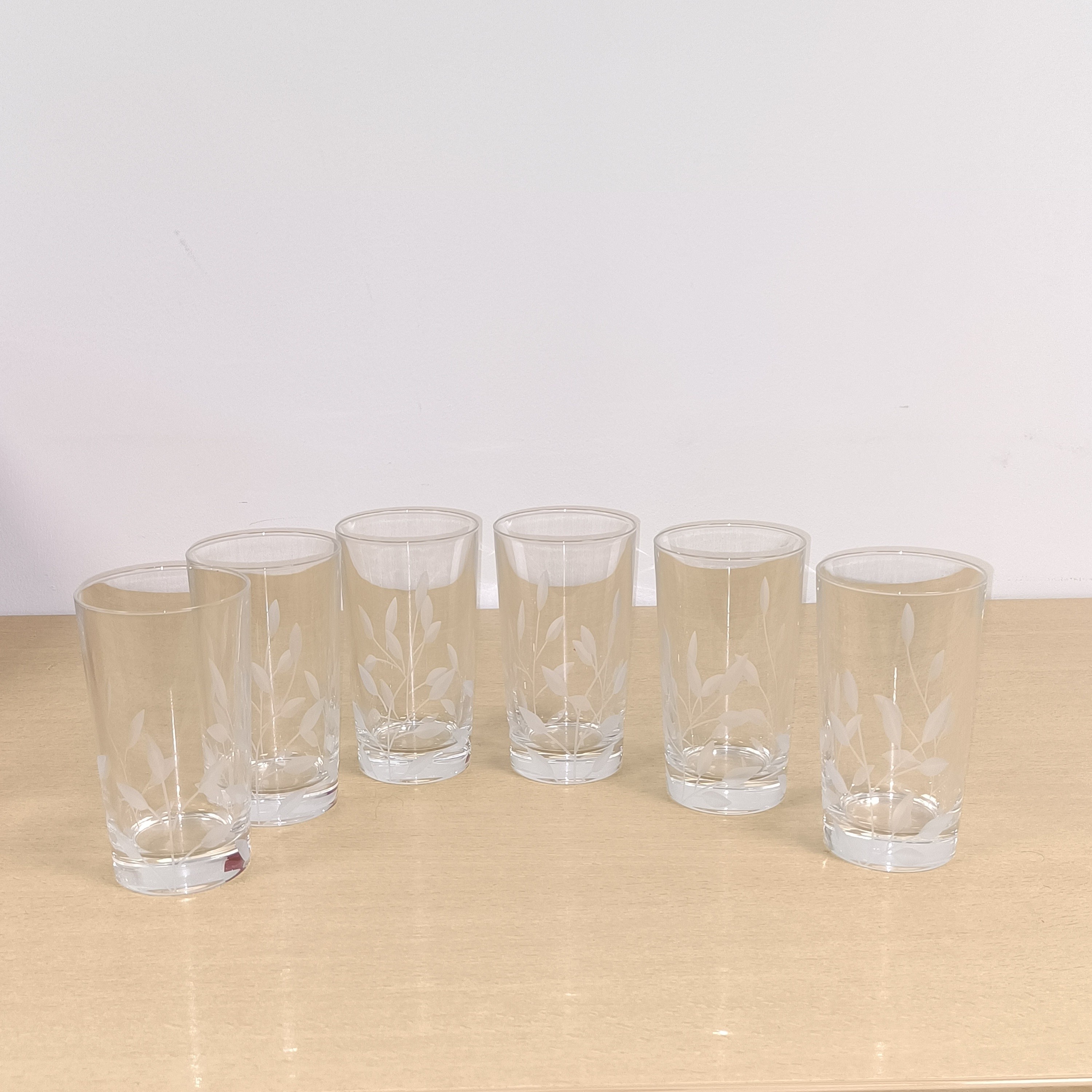 Voir photo 2 de Lot de 6 verres Cristal d'Arques Paris Natura en cristal taillé transparent vintage 13,5 cm Lot de 6 verres Cristal d'Arques Paris Natura en cristal taillé transparent vintage 13,5 cm Parfait état reconditionné photo 2
