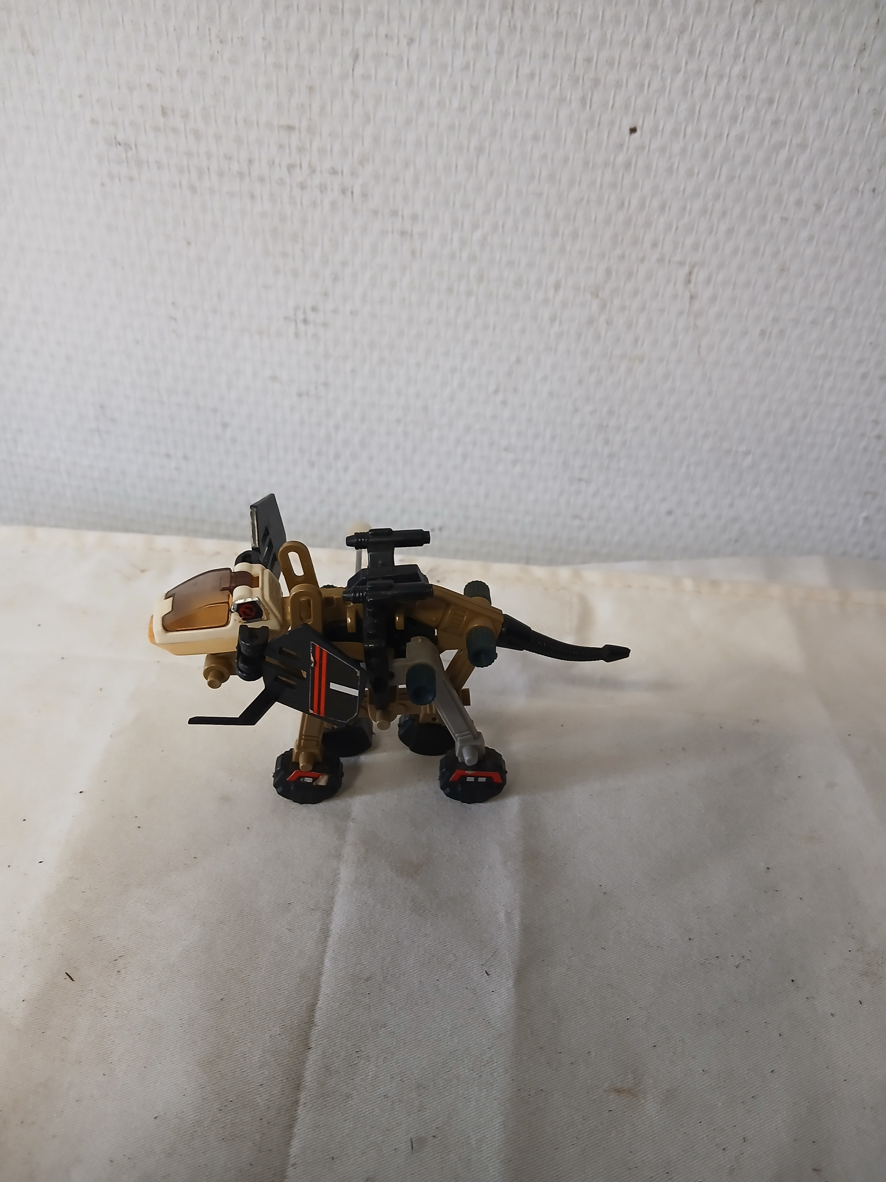 Voir photo 12 de Lot de 7 jouets Habro ZOIDS . Lot de 7 jouets Habro ZOIDS . Bon état reconditionné photo 12
