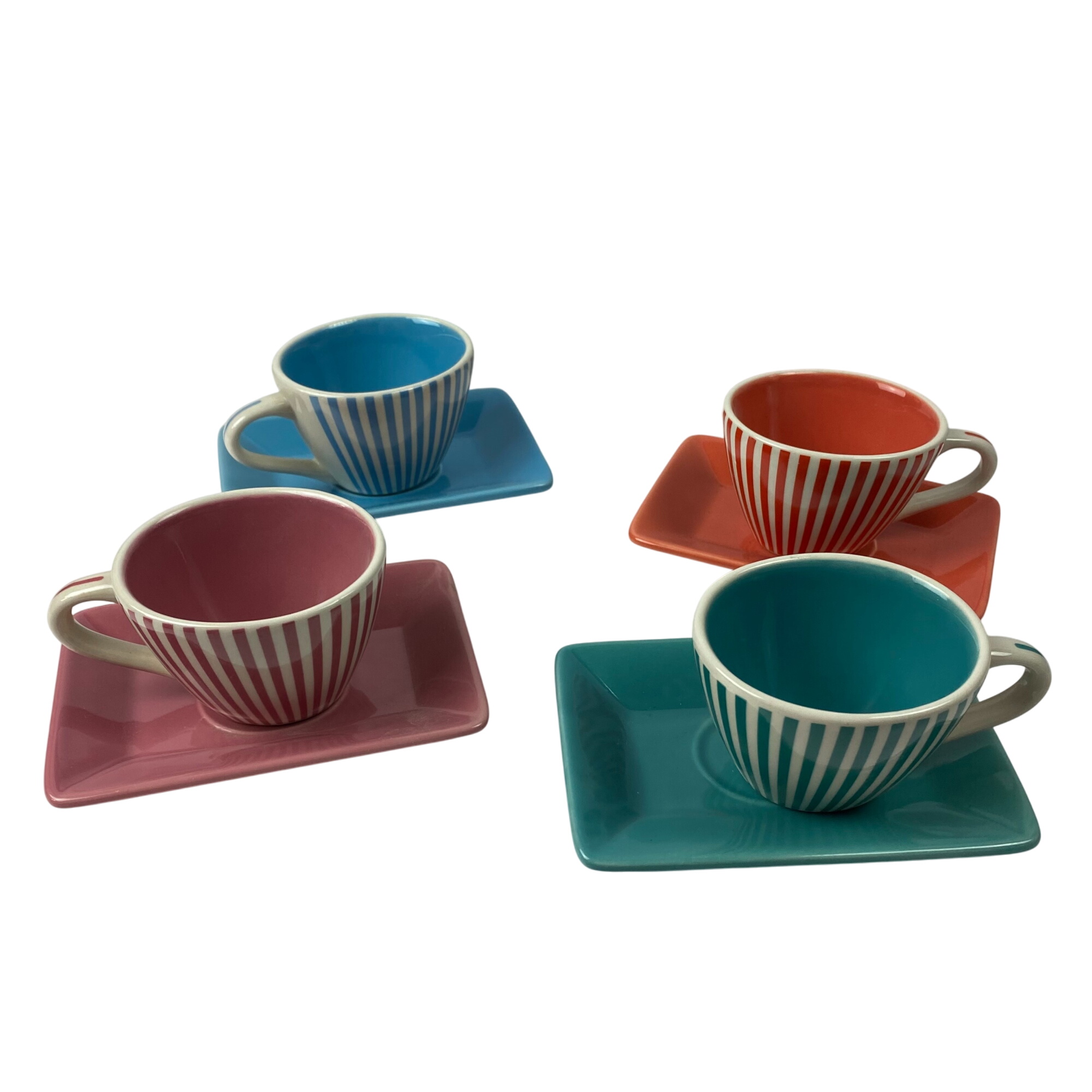 Acheter Lot de 8 tasses à café et leurs soucoupes Très bon état - 32,00 € Lot de 8 tasses à café et leurs soucoupes Très bon état reconditionné disponible sur Label Emmaüs