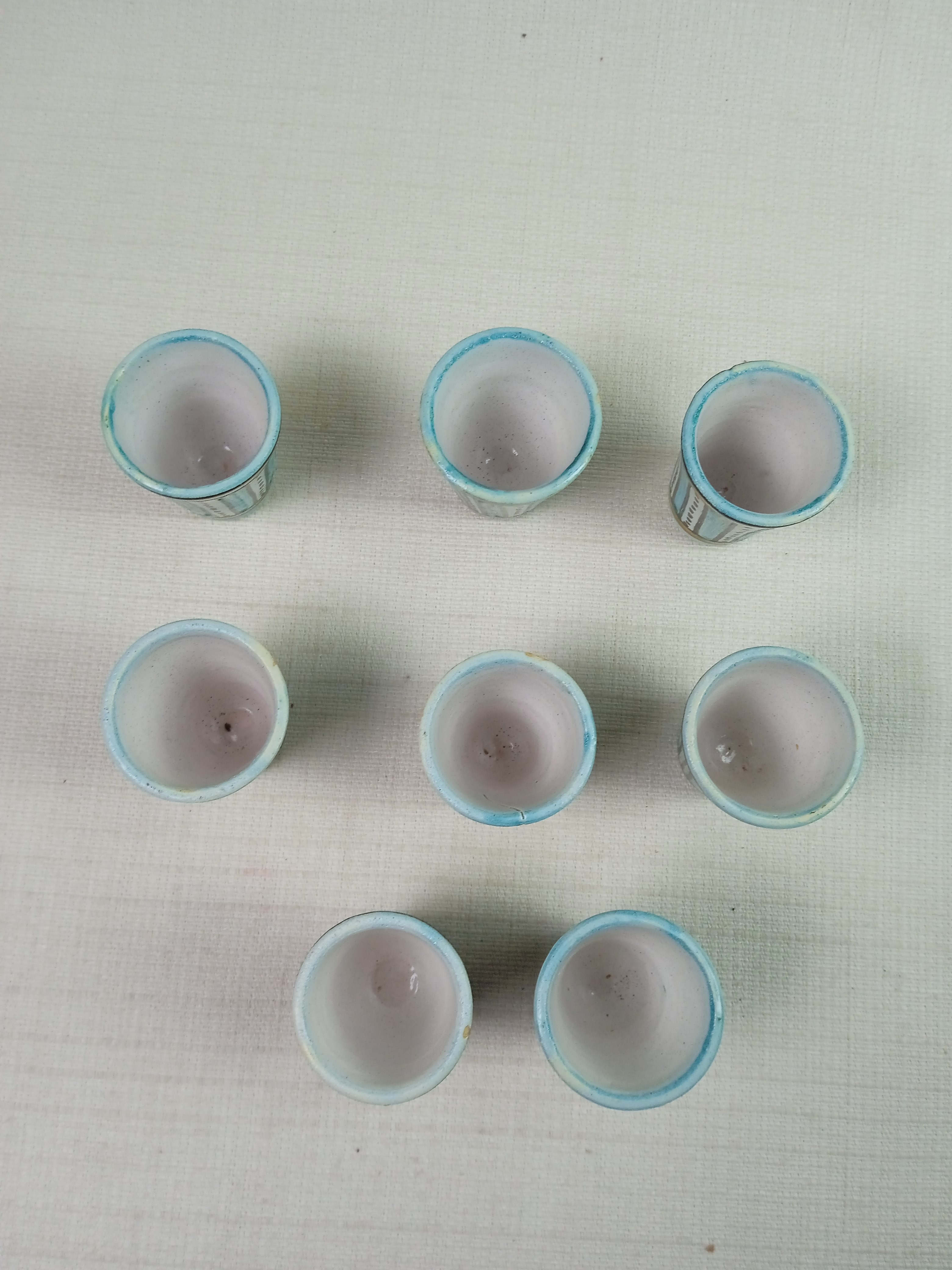 Voir photo 2 de Lot de 8 verres à saké fait maison avec son pochon Lot de 8 verres à saké fait maison avec son pochon Bon état reconditionné photo 2