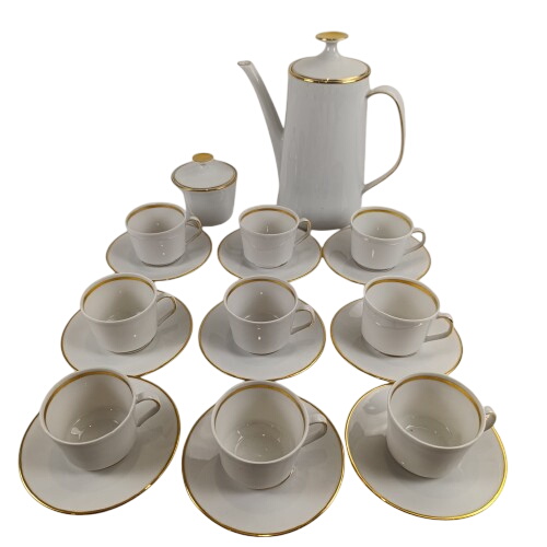 Acheter Lot de 9 tasses et soucoupes , théière et sucrier (porcelaine) Bon état - 17,50 € Lot de 9 tasses et soucoupes , théière et sucrier (porcelaine) Bon état reconditionné disponible sur Label Emmaüs