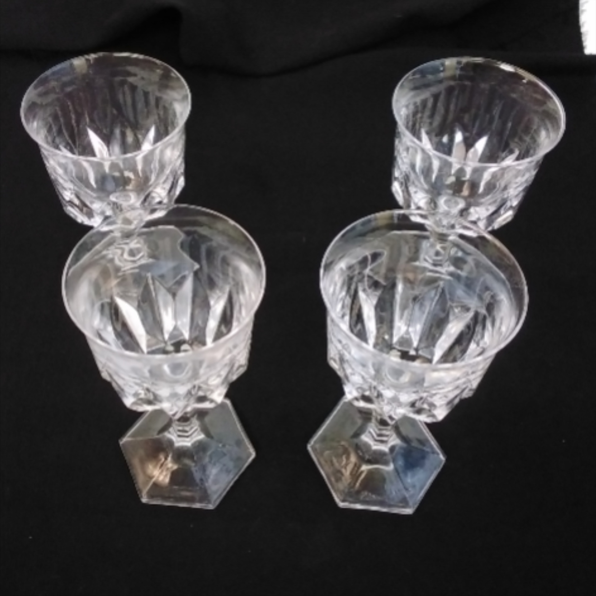 Voir photo 2 de Lot de 9 verres en cristal d'Arques Lot de 9 verres en cristal d'Arques Bon état reconditionné photo 2