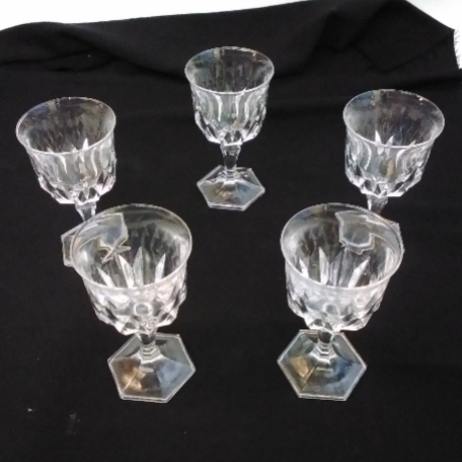 Voir photo 4 de Lot de 9 verres en cristal d'Arques Lot de 9 verres en cristal d'Arques Bon état reconditionné photo 4