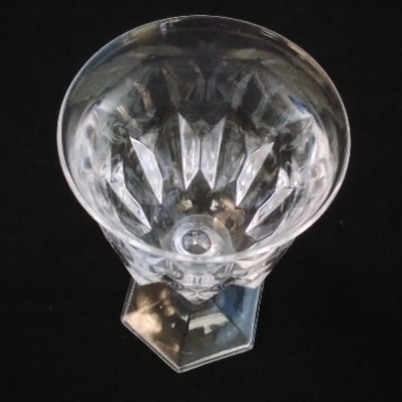 Voir photo 5 de Lot de 9 verres en cristal d'Arques Lot de 9 verres en cristal d'Arques Bon état reconditionné photo 5