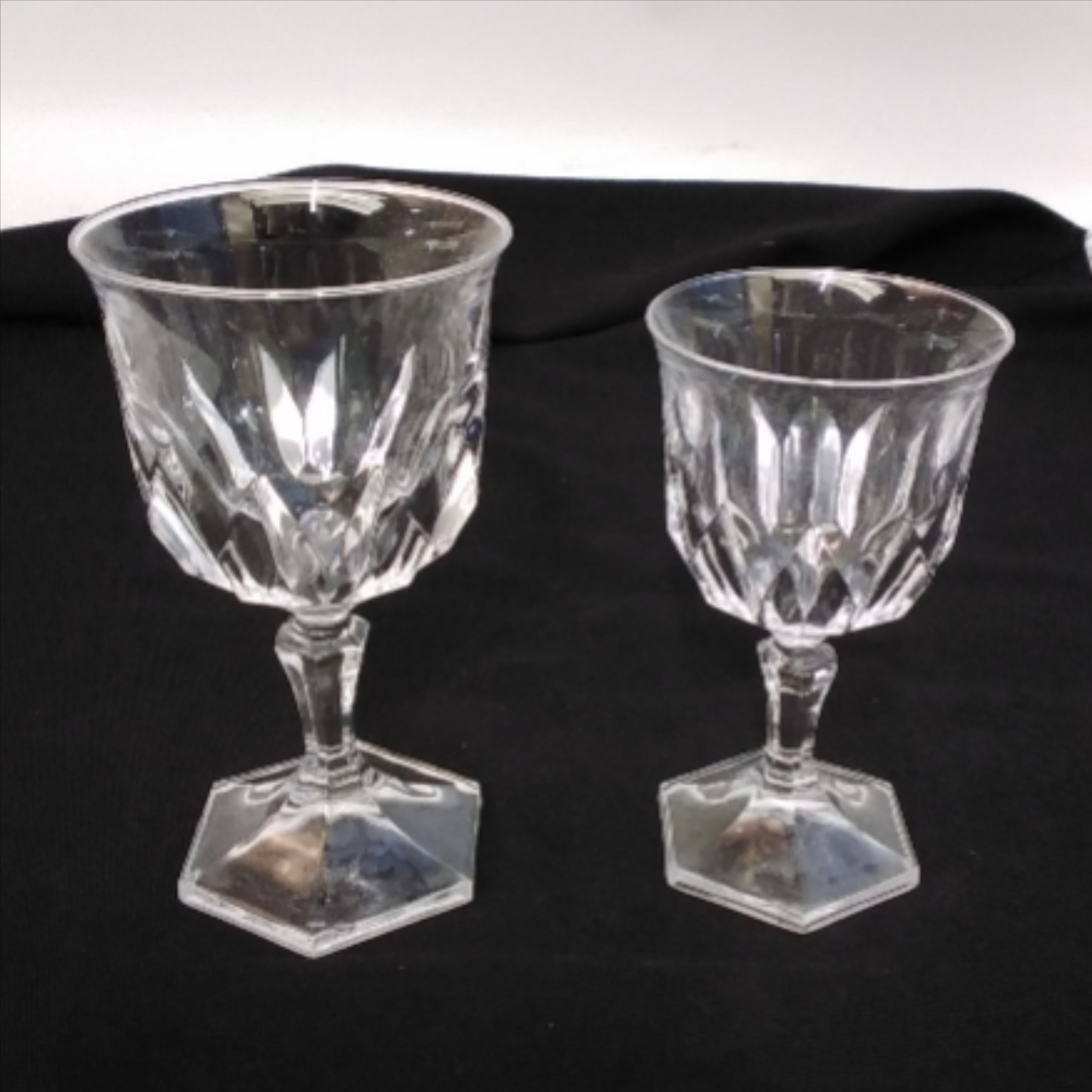 Voir photo 6 de Lot de 9 verres en cristal d'Arques Lot de 9 verres en cristal d'Arques Bon état reconditionné photo 6