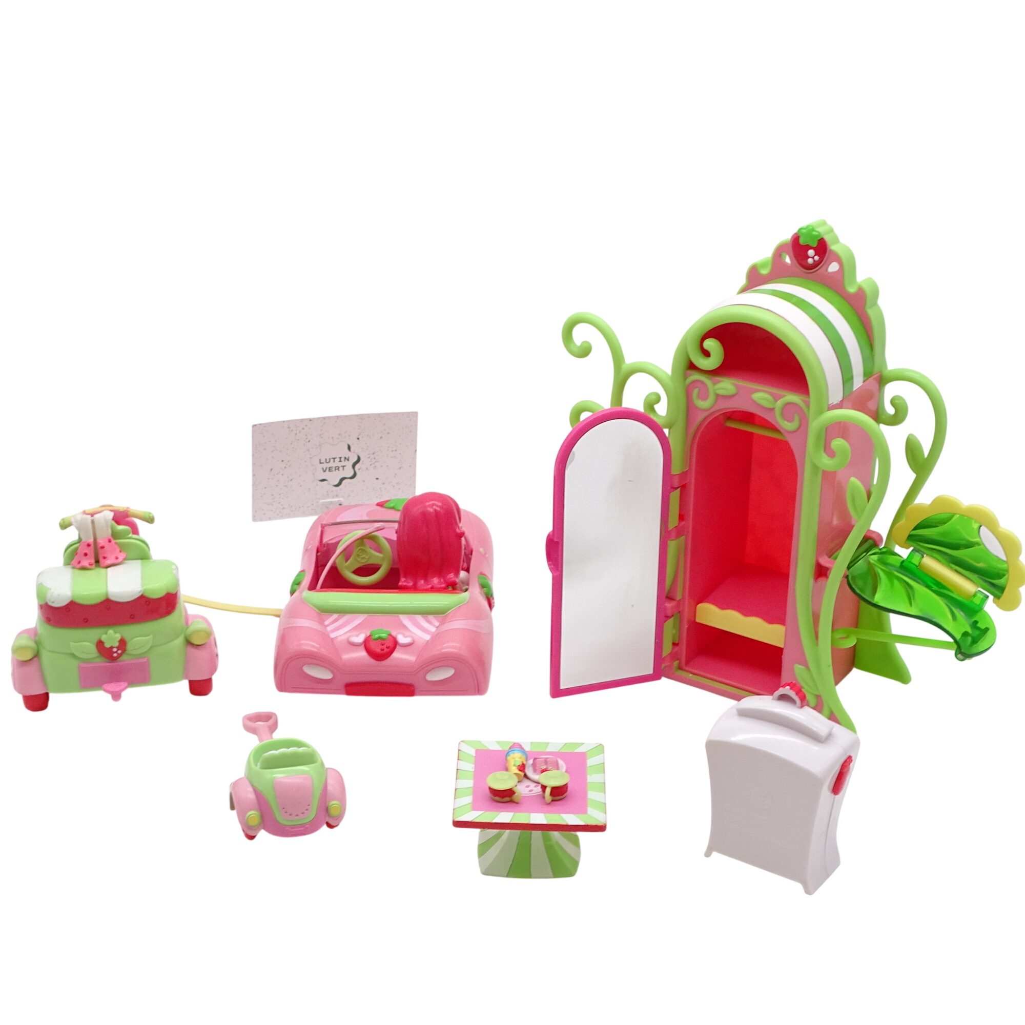 Acheter Lot de Charlotte aux fraises HASBRO - Dès 3 ans | Ref 14911 Très bon état - 27,50 € Lot de Charlotte aux fraises HASBRO - Dès 3 ans | Ref 14911 Très bon état reconditionné disponible sur Label Emmaüs