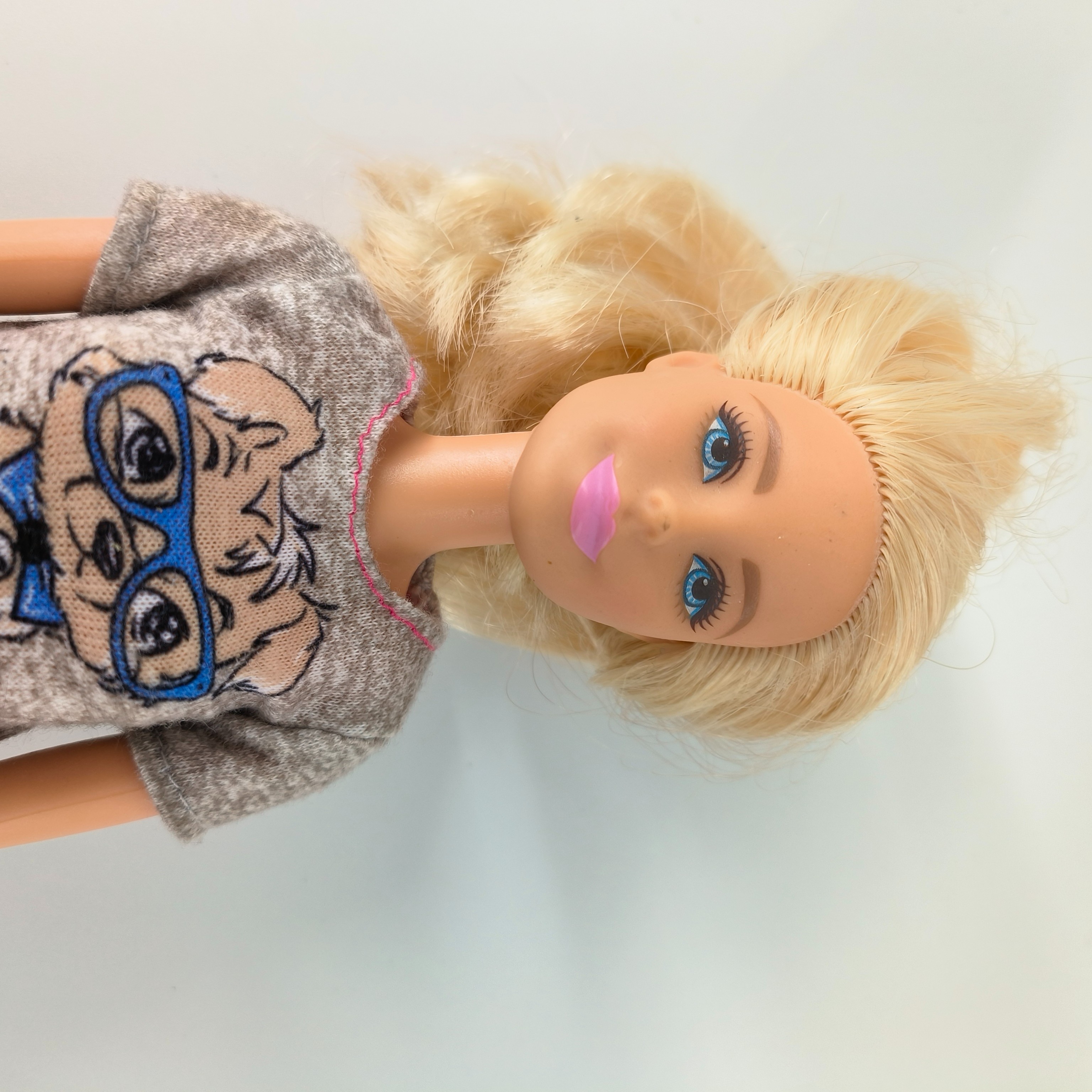 Voir photo 4 de Lot de deux Barbies-Mattel- à partir de 4 ans Lot de deux Barbies-Mattel- à partir de 4 ans Bon état reconditionné photo 4