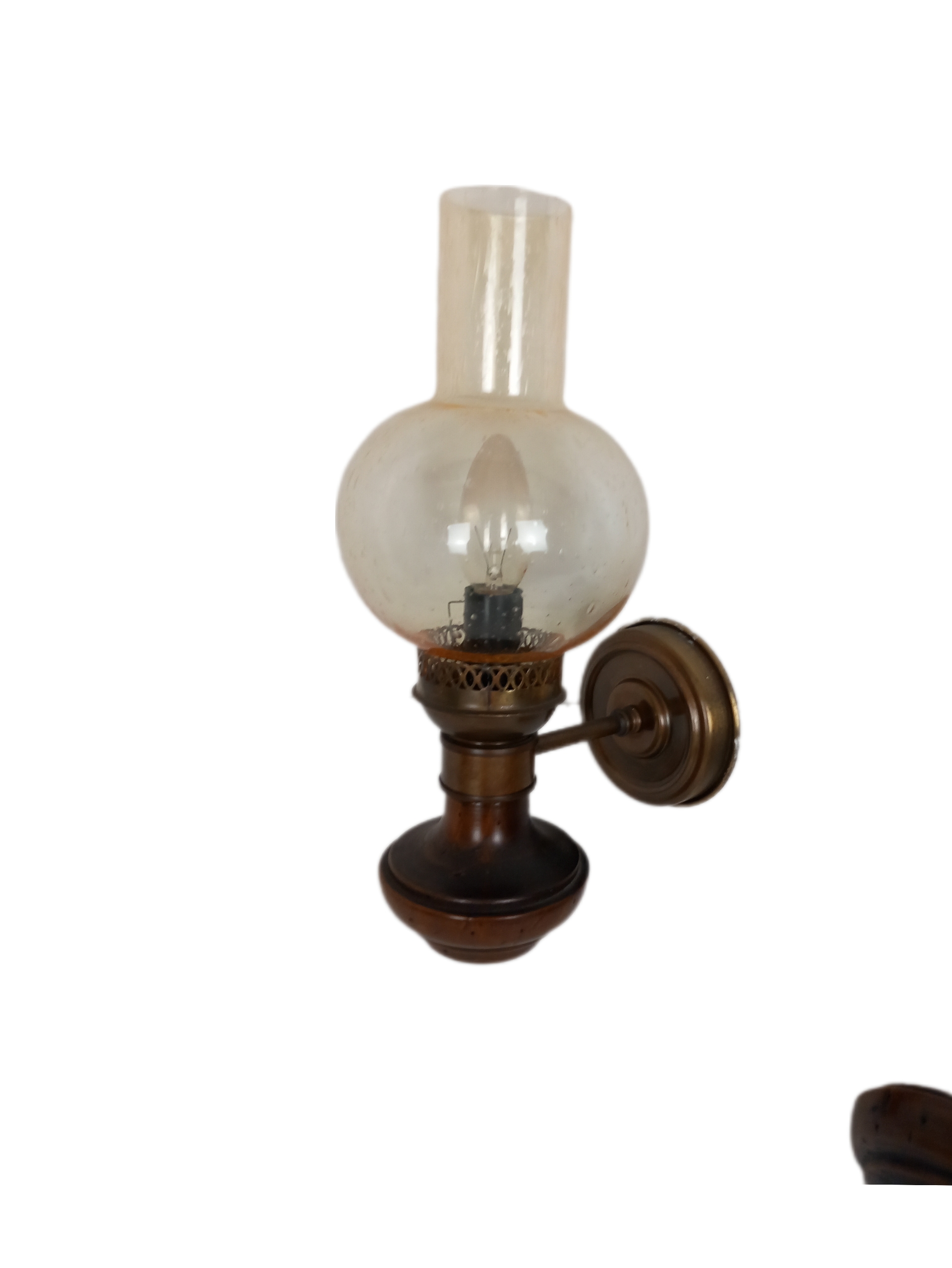 Voir photo 11 de Lot De Deux Lustre Vintage Avec Boule En Verre Et Bois Lot De Deux Lustre Vintage Avec Boule En Verre Et Bois Très bon état reconditionné photo 11